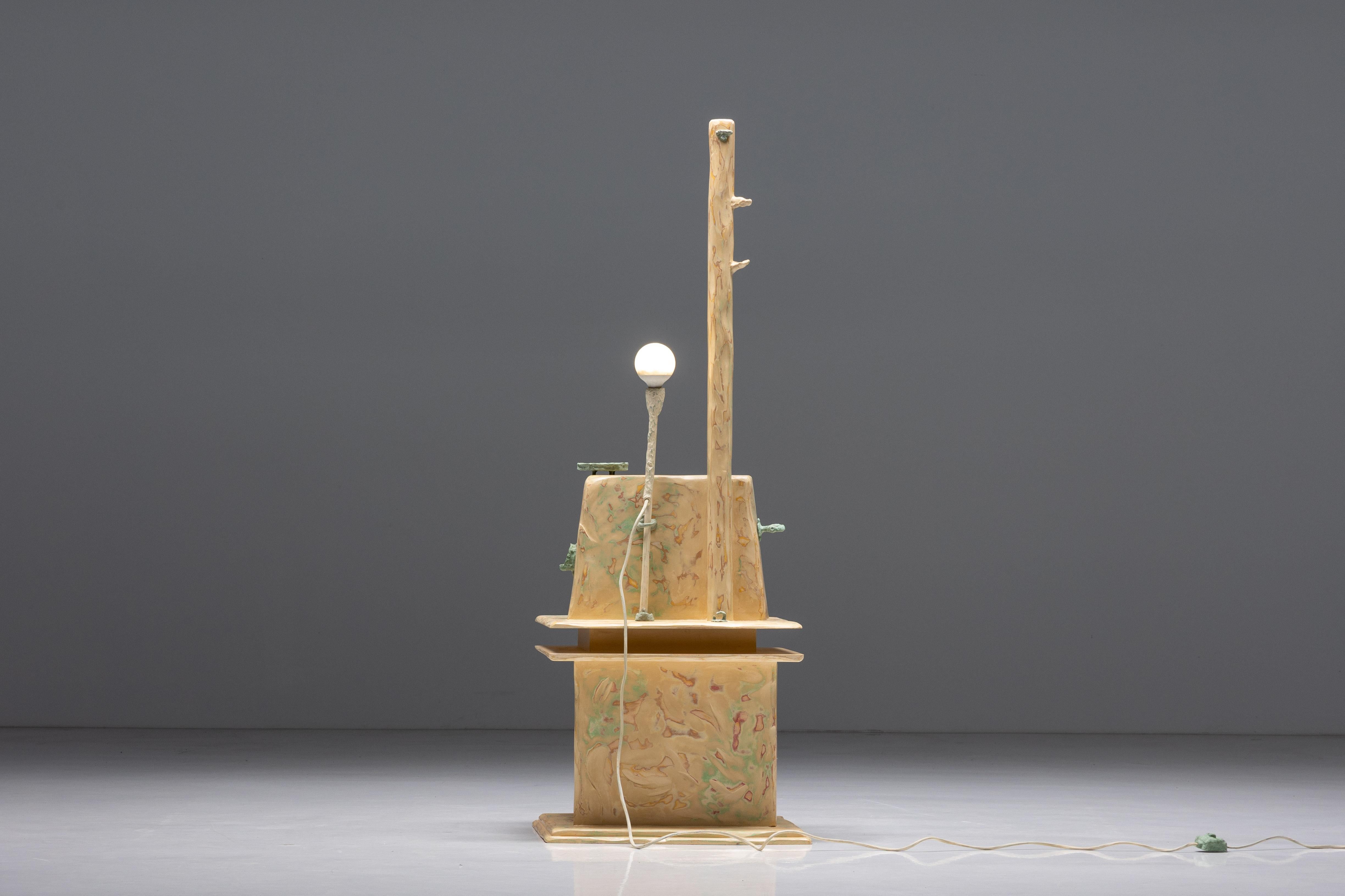 Polystyrène Totem rituel insolite avec lampe amovible de Thomas Ballouhey, 2020 en vente