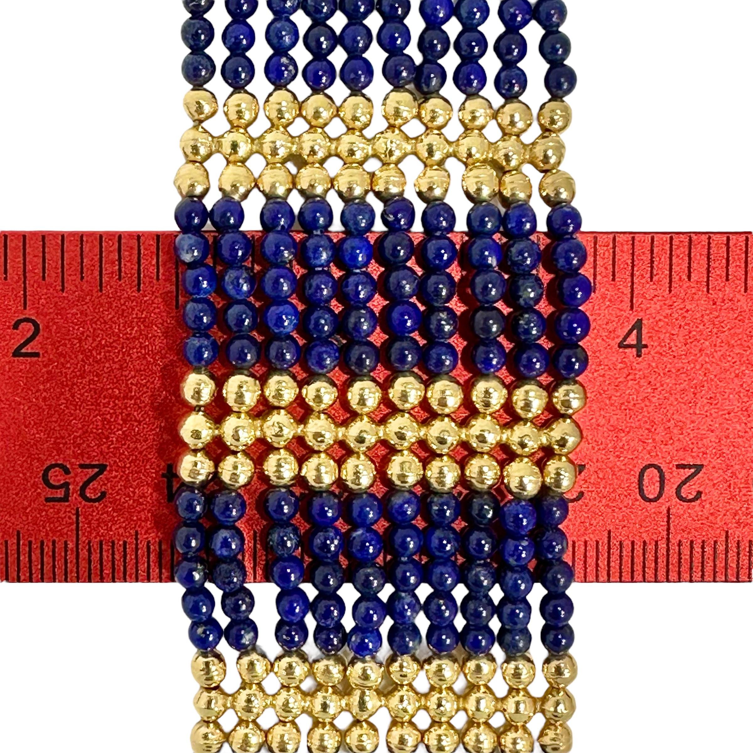 Casually Elegant 1.25 Inches Wide Vintage 18k Gold & Lapis-Lazuli Bead Bracelet For Sale 1