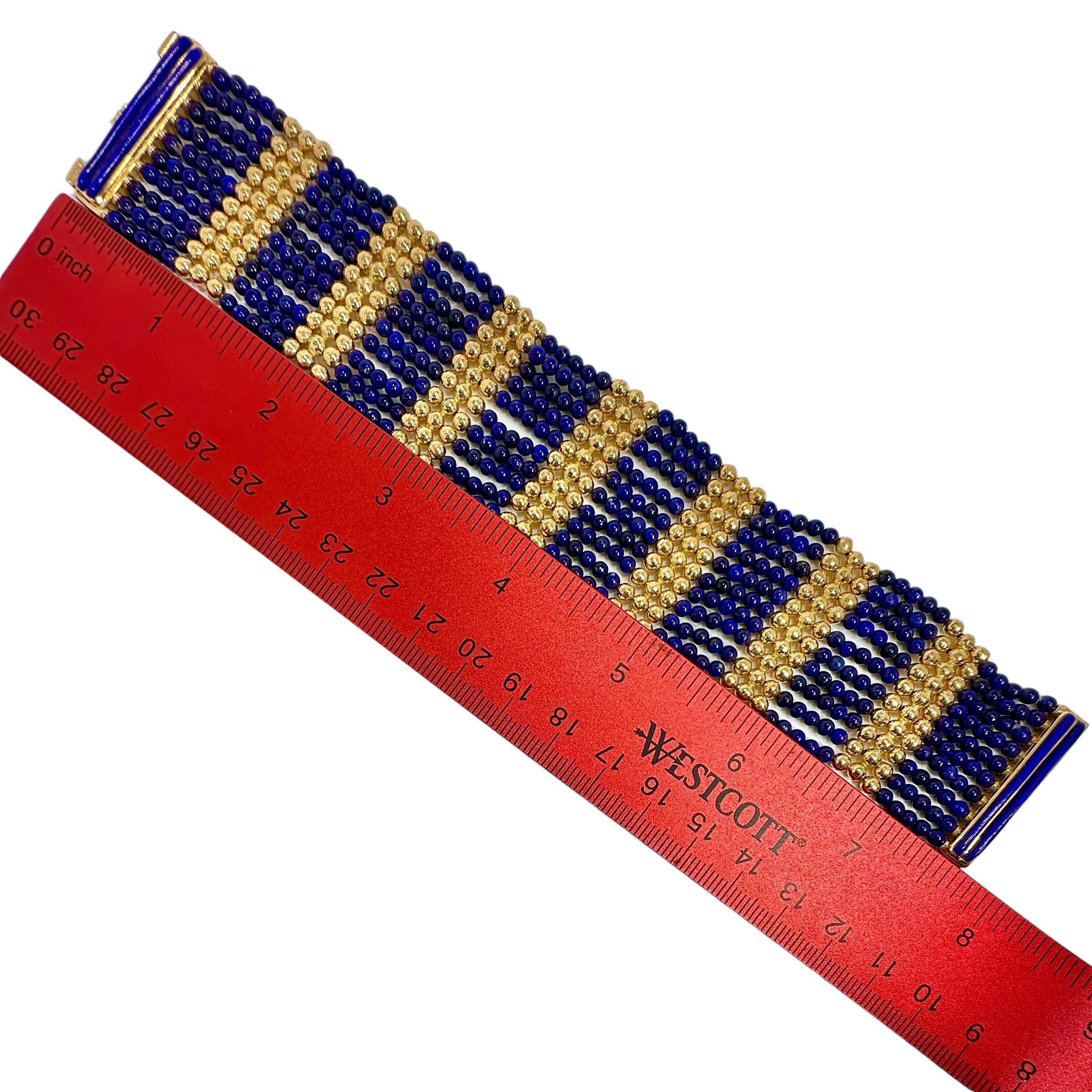 Casually Elegant 1.25 Inches Wide Vintage 18k Gold & Lapis-Lazuli Bead Bracelet For Sale 2