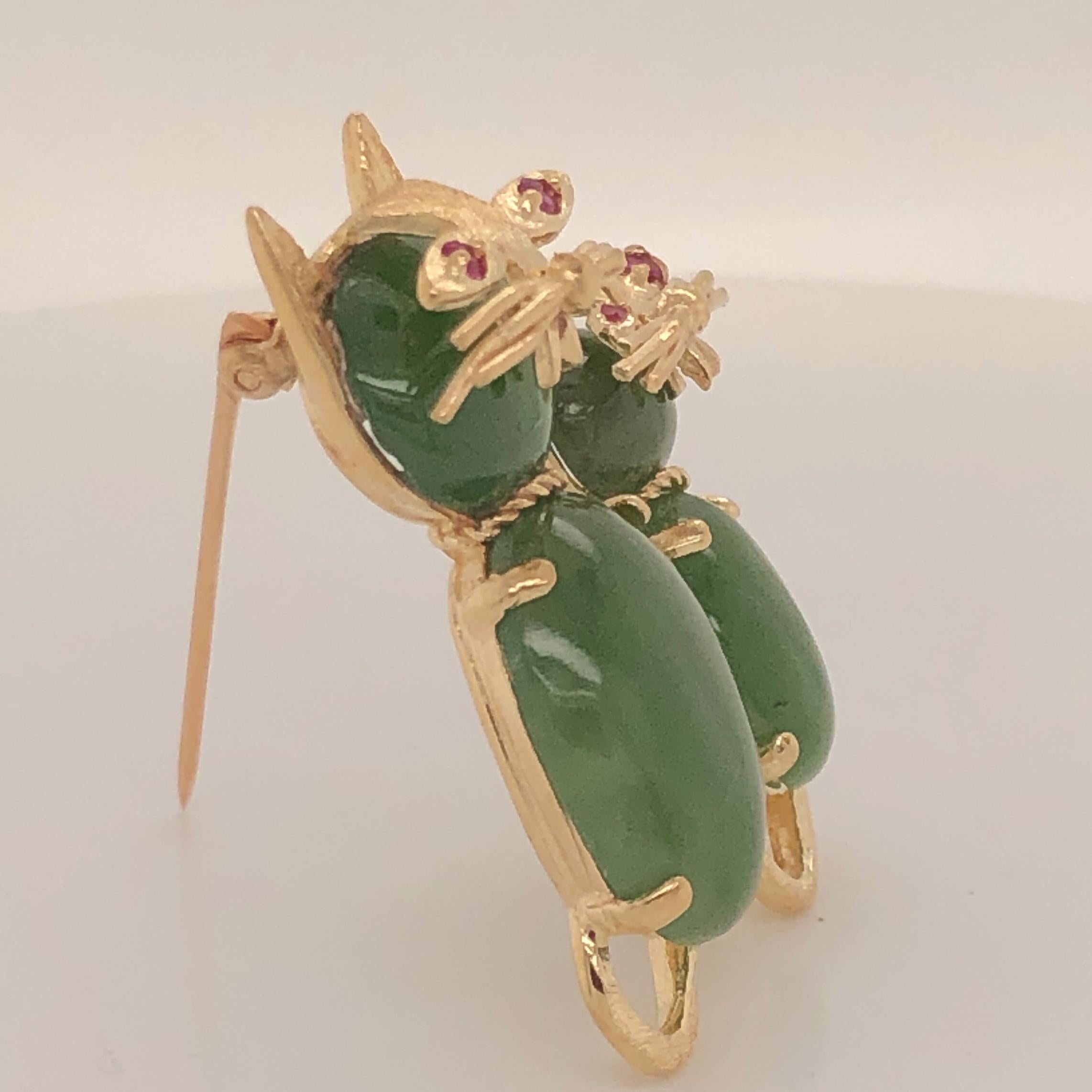 Cabochon Cat and Kitten Jade Bodies with Ruby Eyes Yellow Gold Brooch Pin