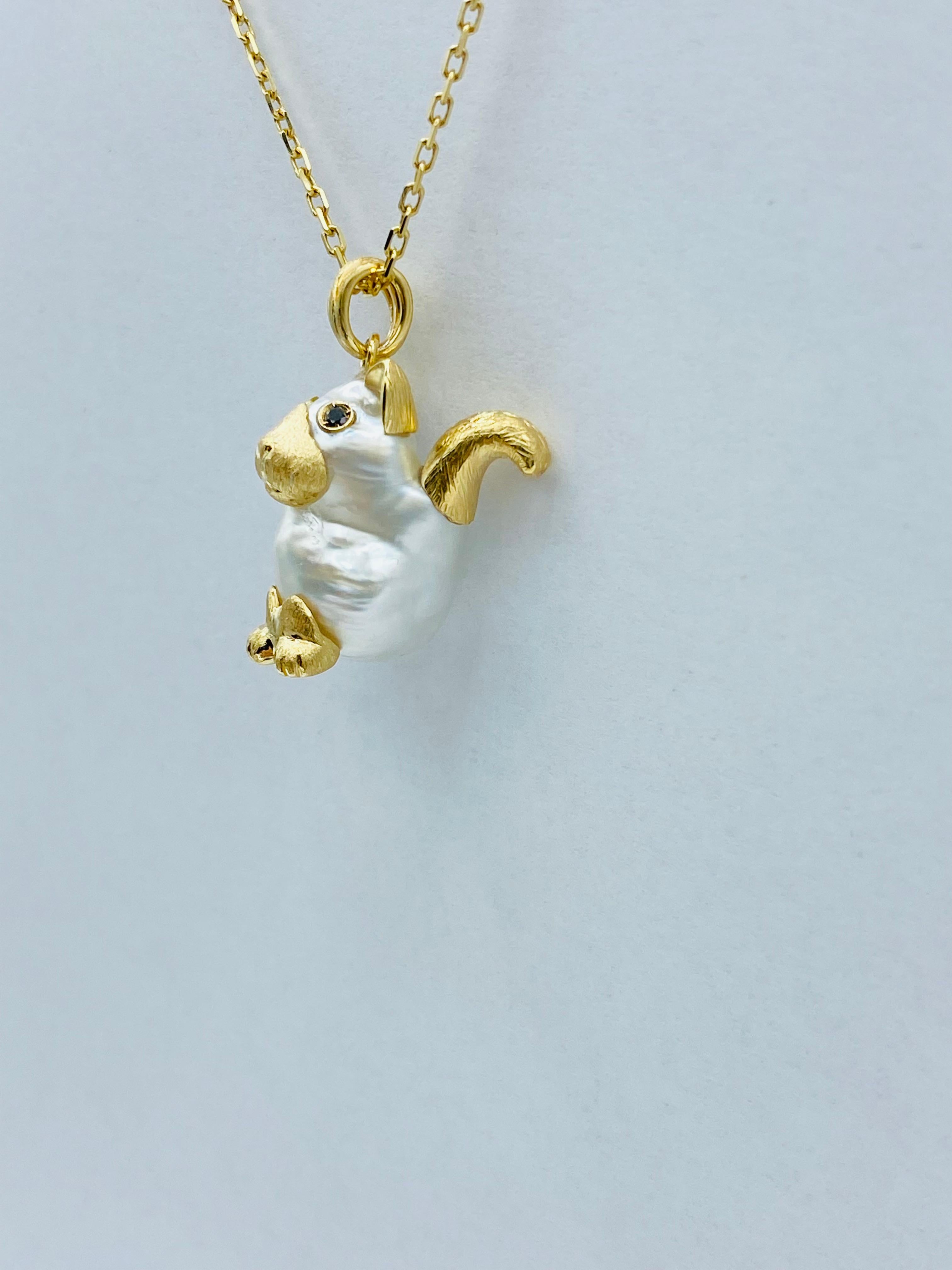 Pendentif/ collier chat en or jaune 18 carats avec perles d'Australie et diamants noirs Pour femmes en vente