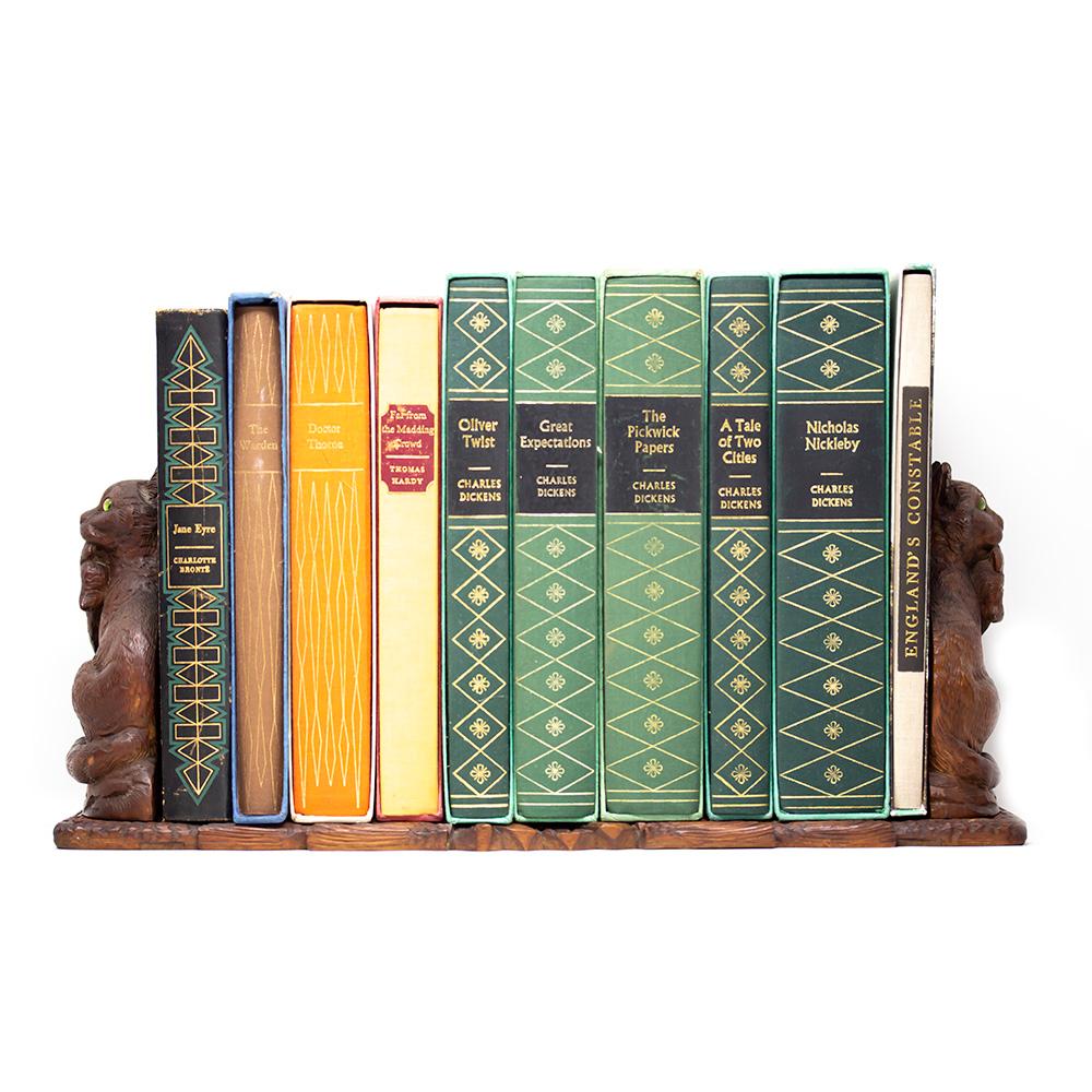 Cat Book Stand Black Forest 3