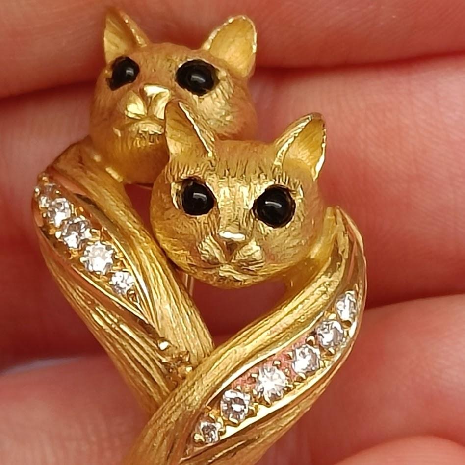Cat Brooch Gold 18k, Diamonds and Onyx - Jean and Pierre Bellin, France 1980s For Sale 3