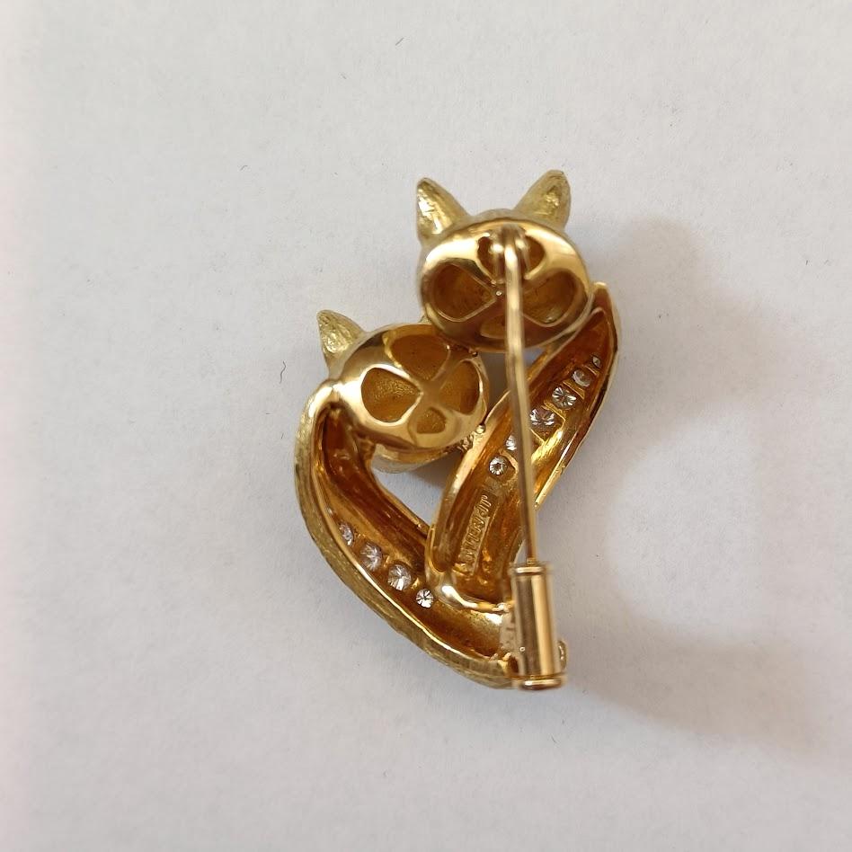 Brilliant Cut Cat Brooch Gold 18k, Diamonds and Onyx - Jean and Pierre Bellin, France 1980s For Sale
