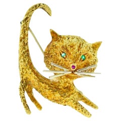 Cat Brooch in 18k Yellow Gold with Emerald Eyes