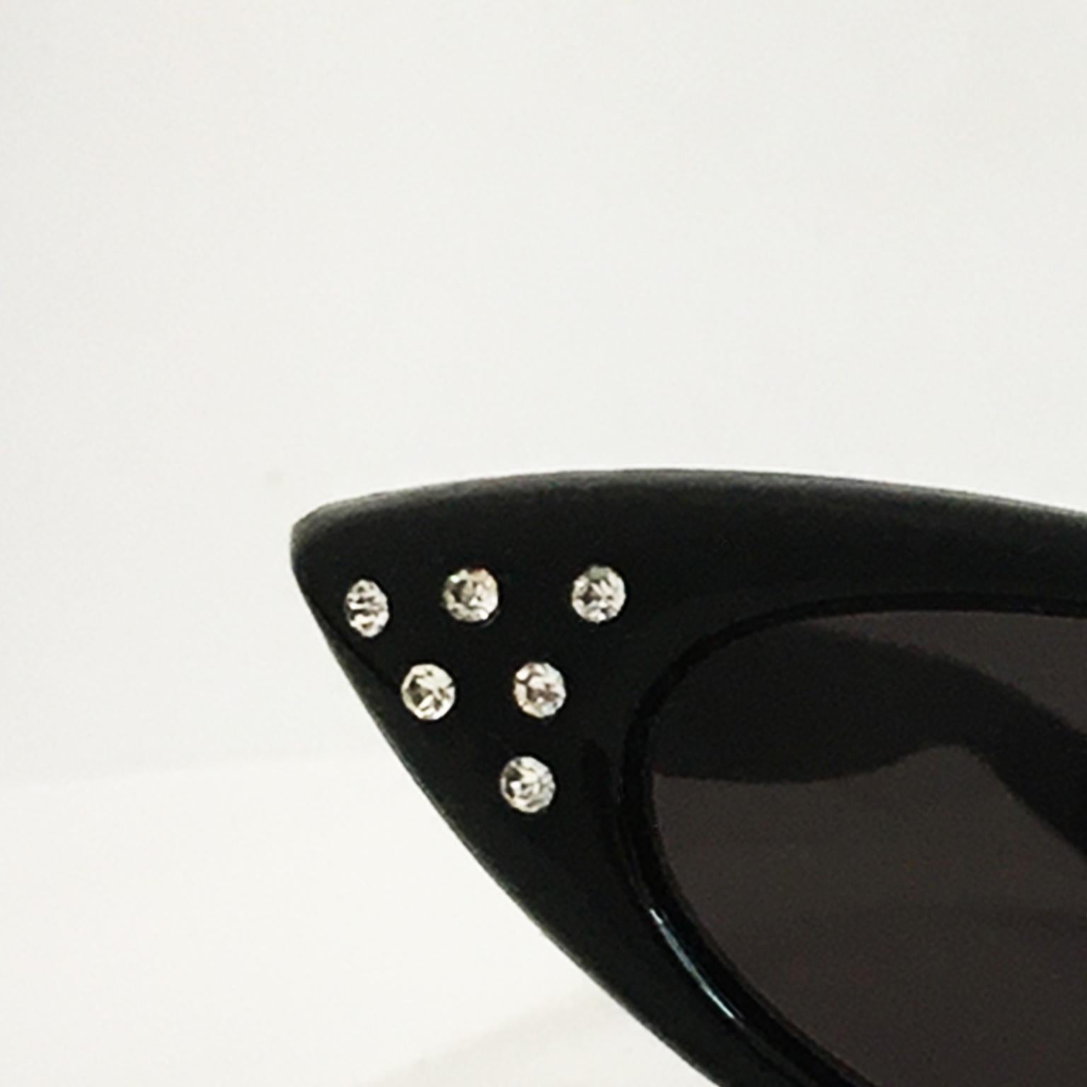 Schwarze Katzenauge-Sonnenbrille mit Strass Vintage 1950er Jahre im Angebot 3