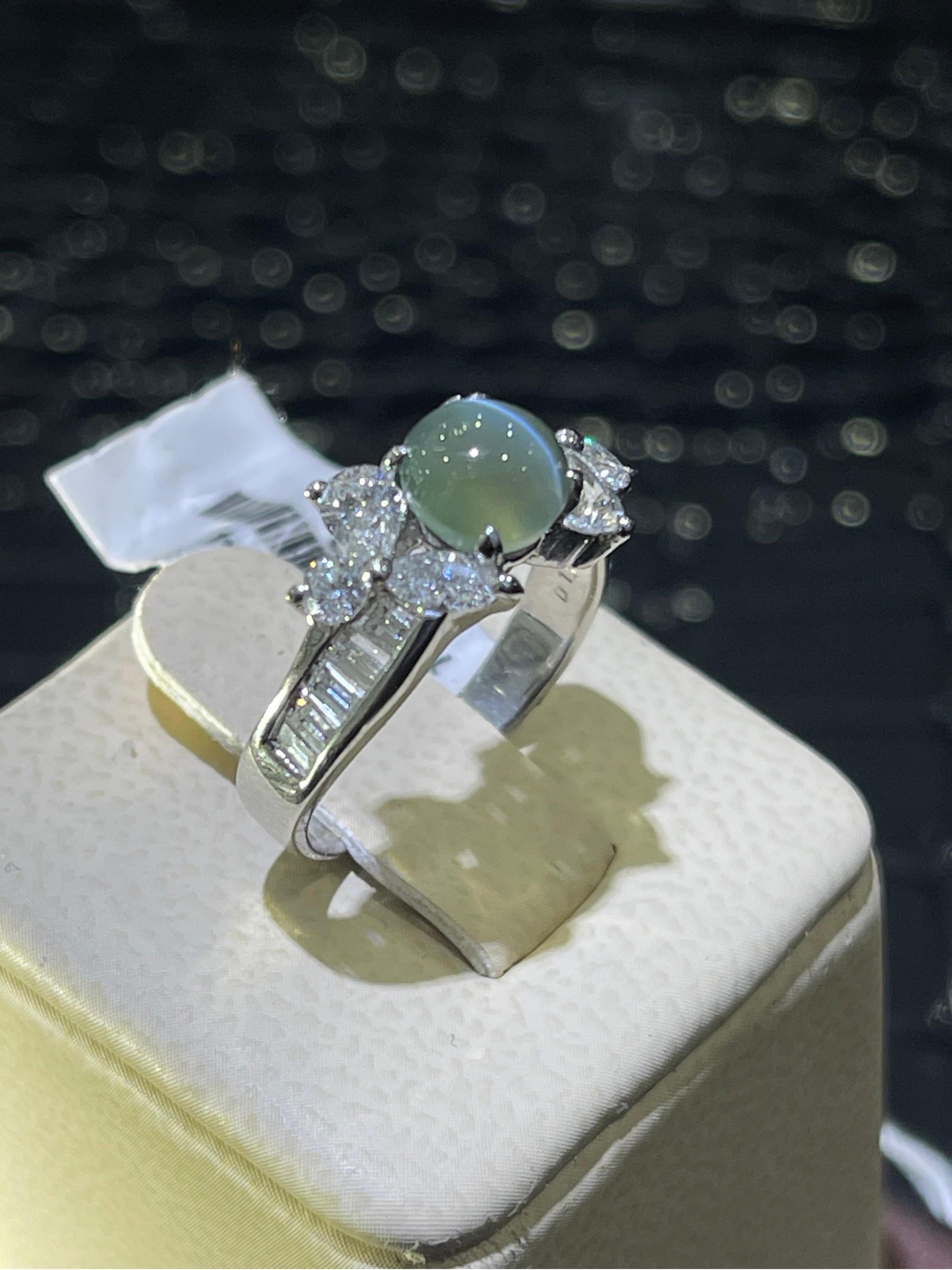 Cat Eye & Diamond Ring In Platinum  In New Condition For Sale In Fort Lauderdale, FL