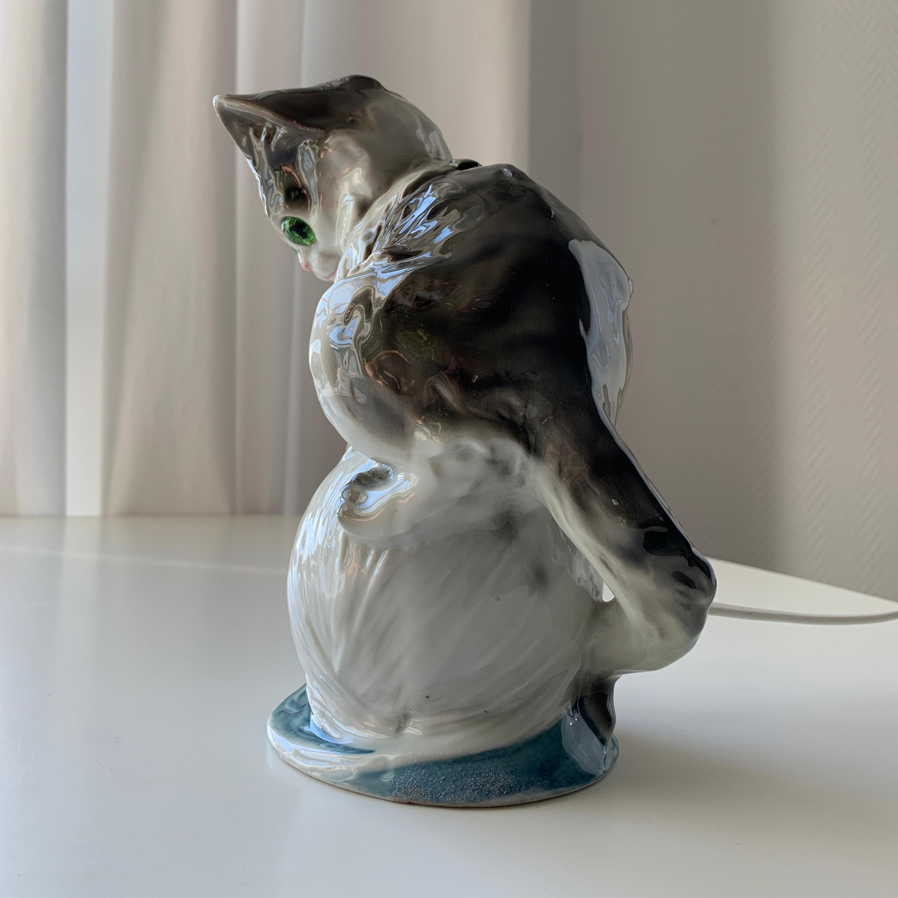 Cat Figurine Lamp Early 20th Century Ozon Table Lamp 3