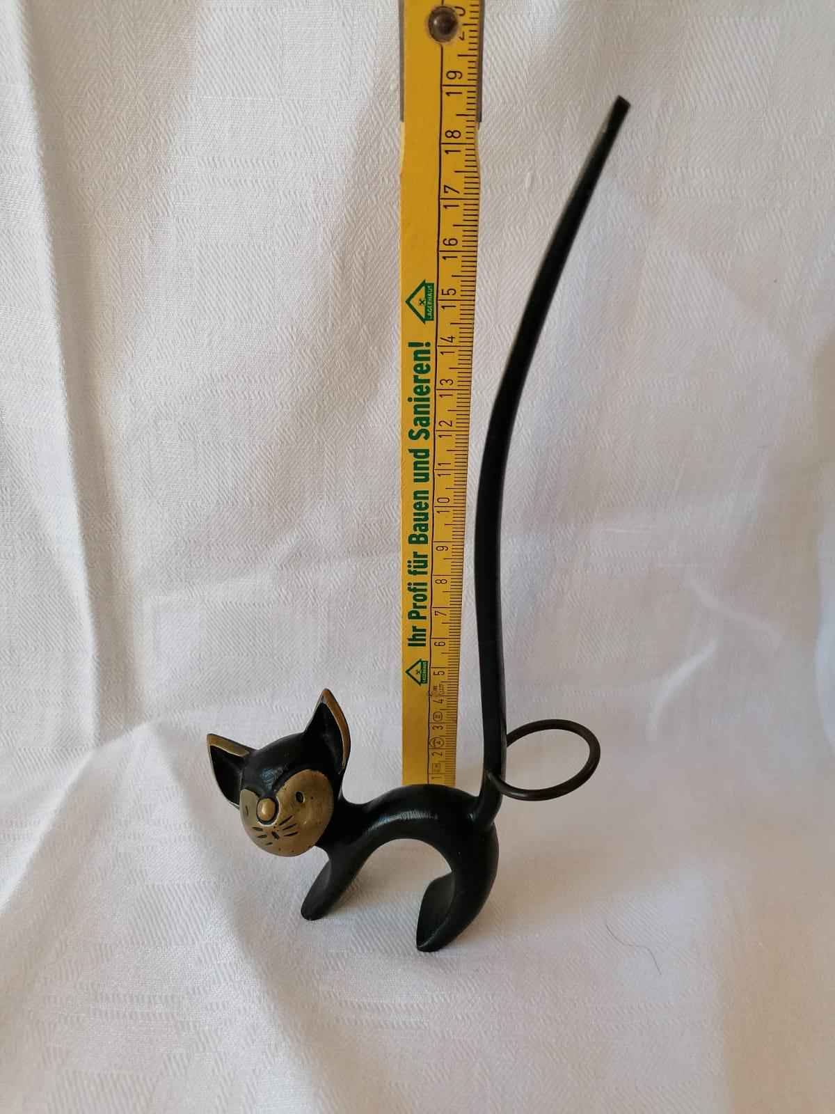 Autrichien Porte-pendentif en forme de chat, porte-anneau de Walter Bosse en vente