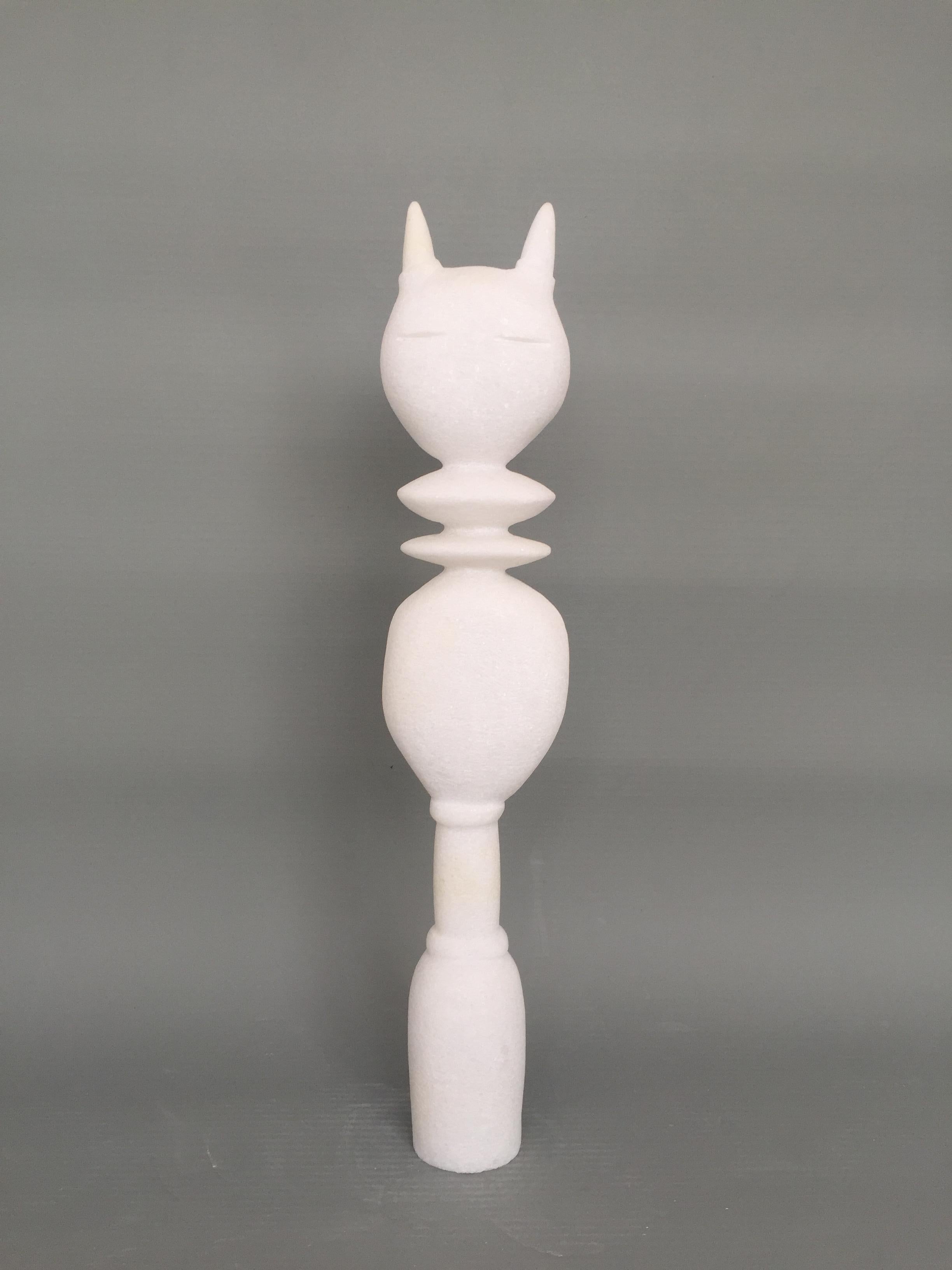 Cat King, Rare Naxian marble sculpture by Tom von Kaenel.
Dimensions: H 57 cm, W 11.5 cm, D 7 cm
Unique artwork signed by Tom von Kaenel
Rare Naxian Marble

All the artworks of Tom von Kaenel are unique, handcrafted by himself.
The stones all