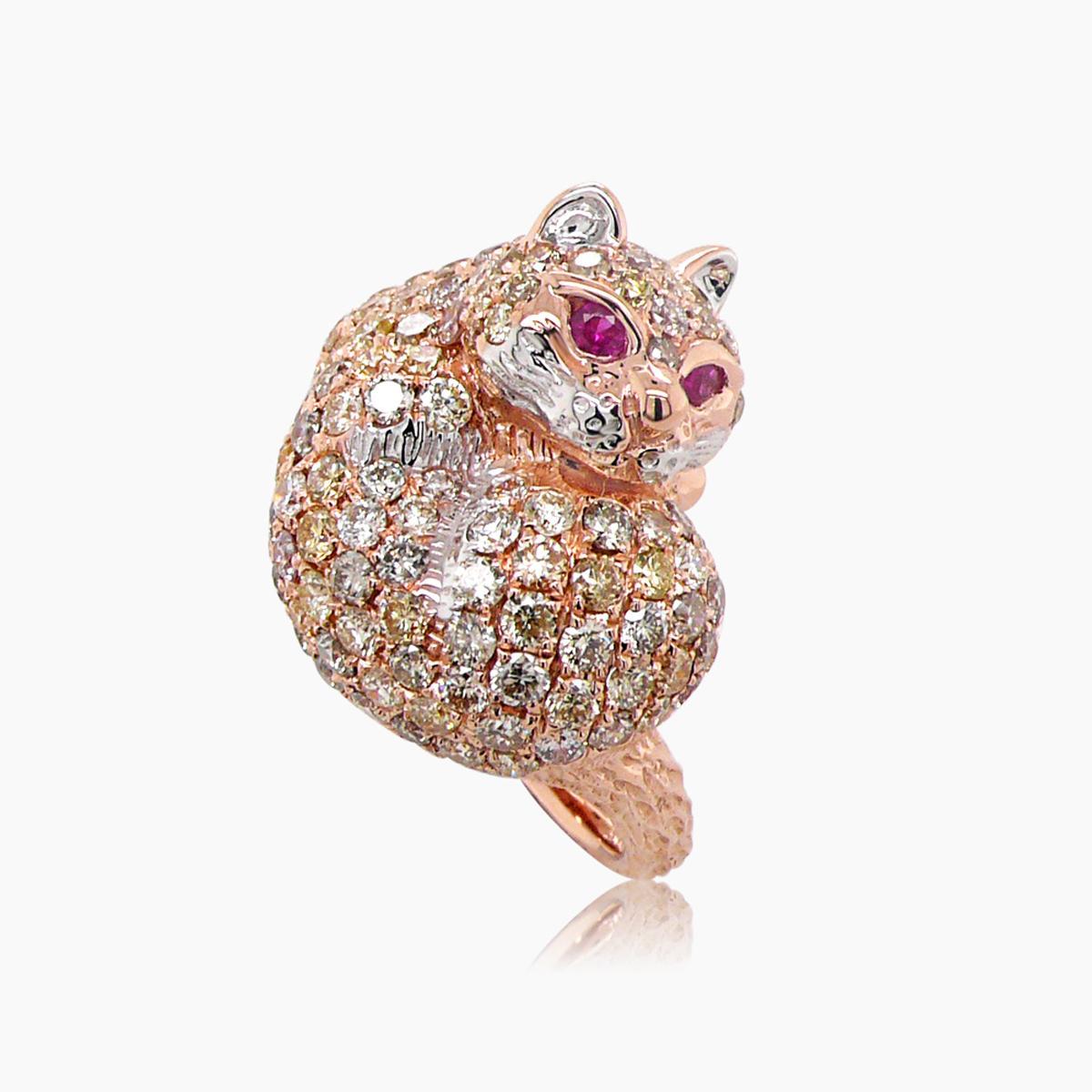 Abmessungen: 2.20x2.00x2.90cm
Farbe: 18K Rose Gold
MATERIALIEN:
