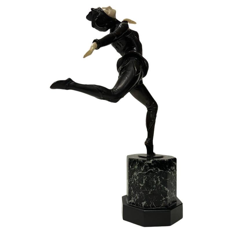 Début du 20ème siècle « Cat Lady » de Bruno Zach, Bronzeskulptur, Art Déco 1920 en vente