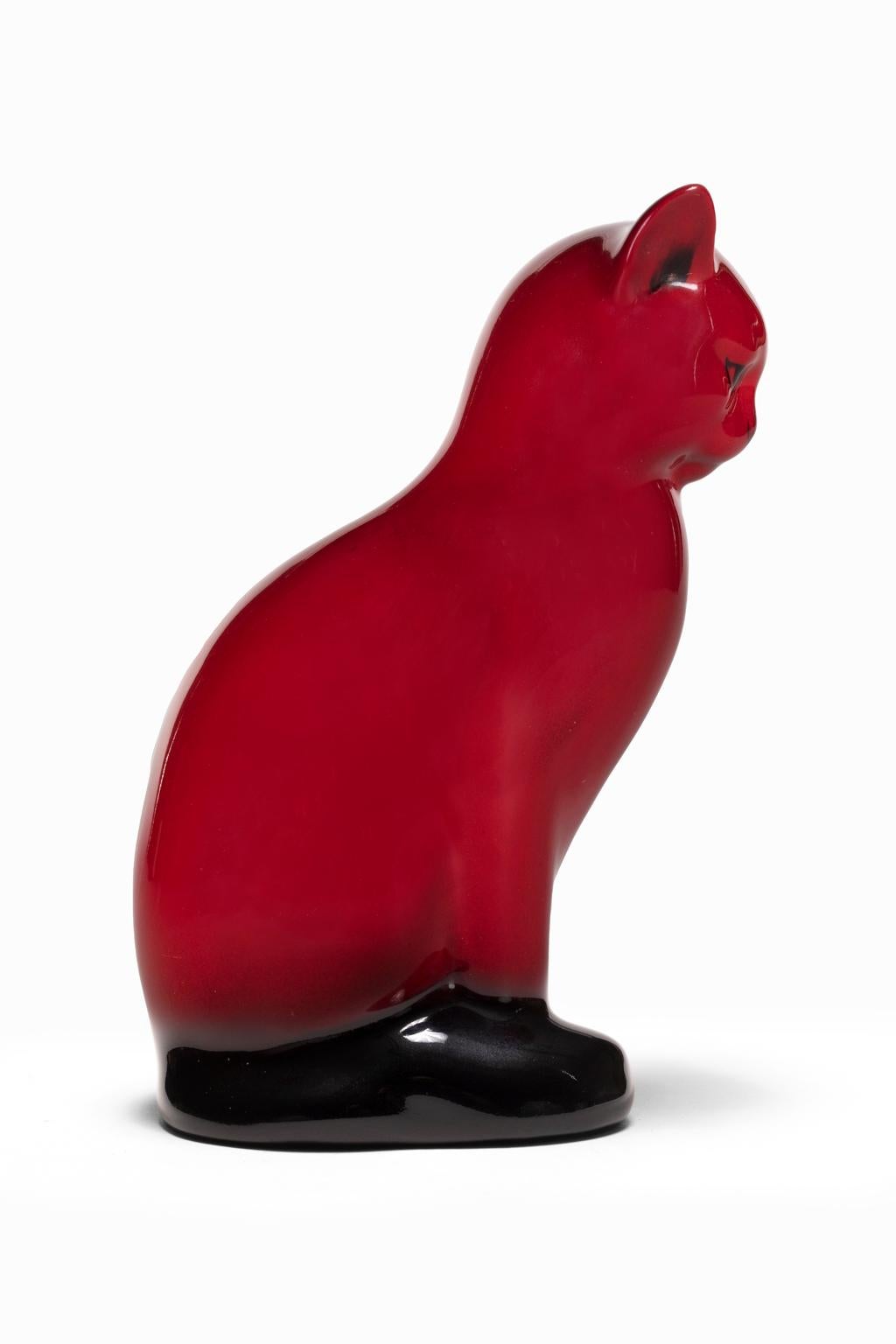 Figurine en porcelaine Flambe rouge «CAT » de Royal Doulton Excellent état - En vente à Bloomfield Hills, MI