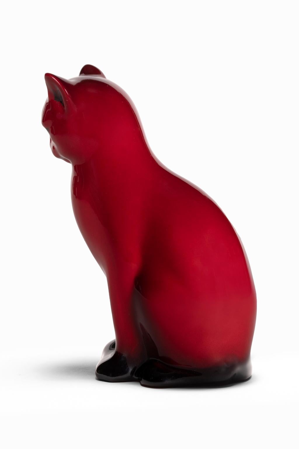 Porcelaine Figurine en porcelaine Flambe rouge «CAT » de Royal Doulton en vente