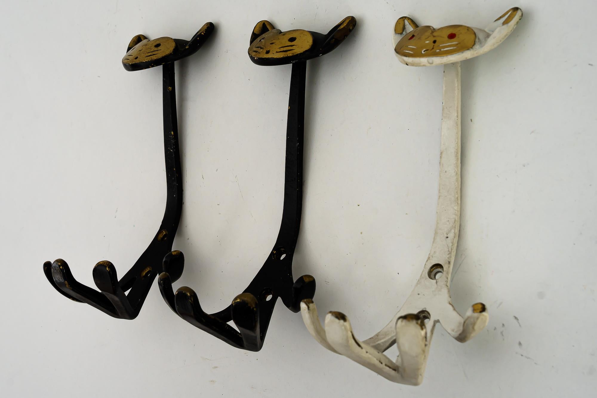 Cat wall hook by Walter Bosse
Original condition
Price per piece.