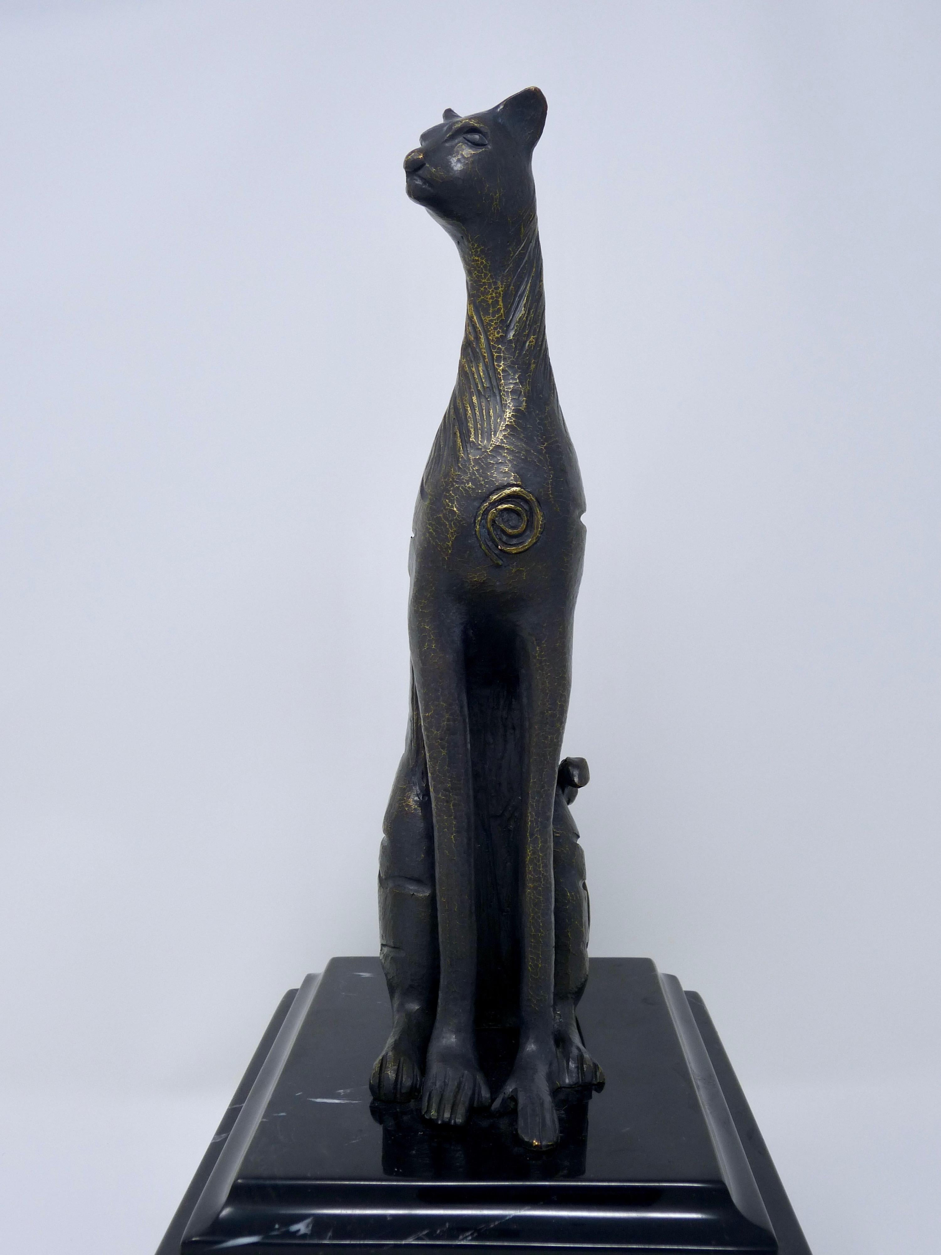Surrealismus-Bronzeskulptur einer Katze ohne Stiefel von Leonora Carrington, 2010 im Angebot 1
