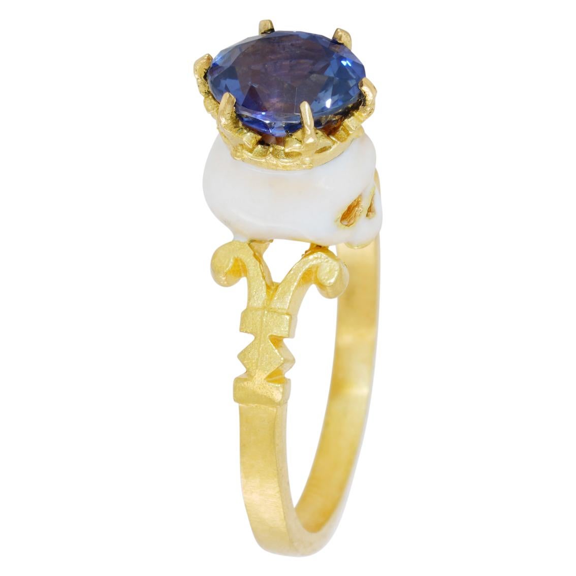 Catacomb Saint Skull Ring in 22 Karat Gold, Enamel and Violet Blue Sapphire For Sale 2