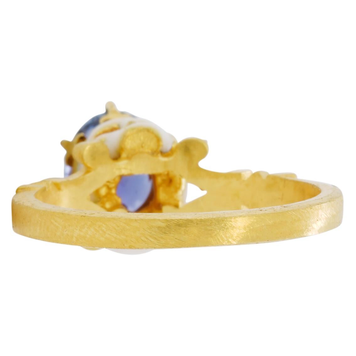 Catacomb Saint Skull Ring in 22 Karat Gold, Enamel and Violet Blue Sapphire For Sale 4