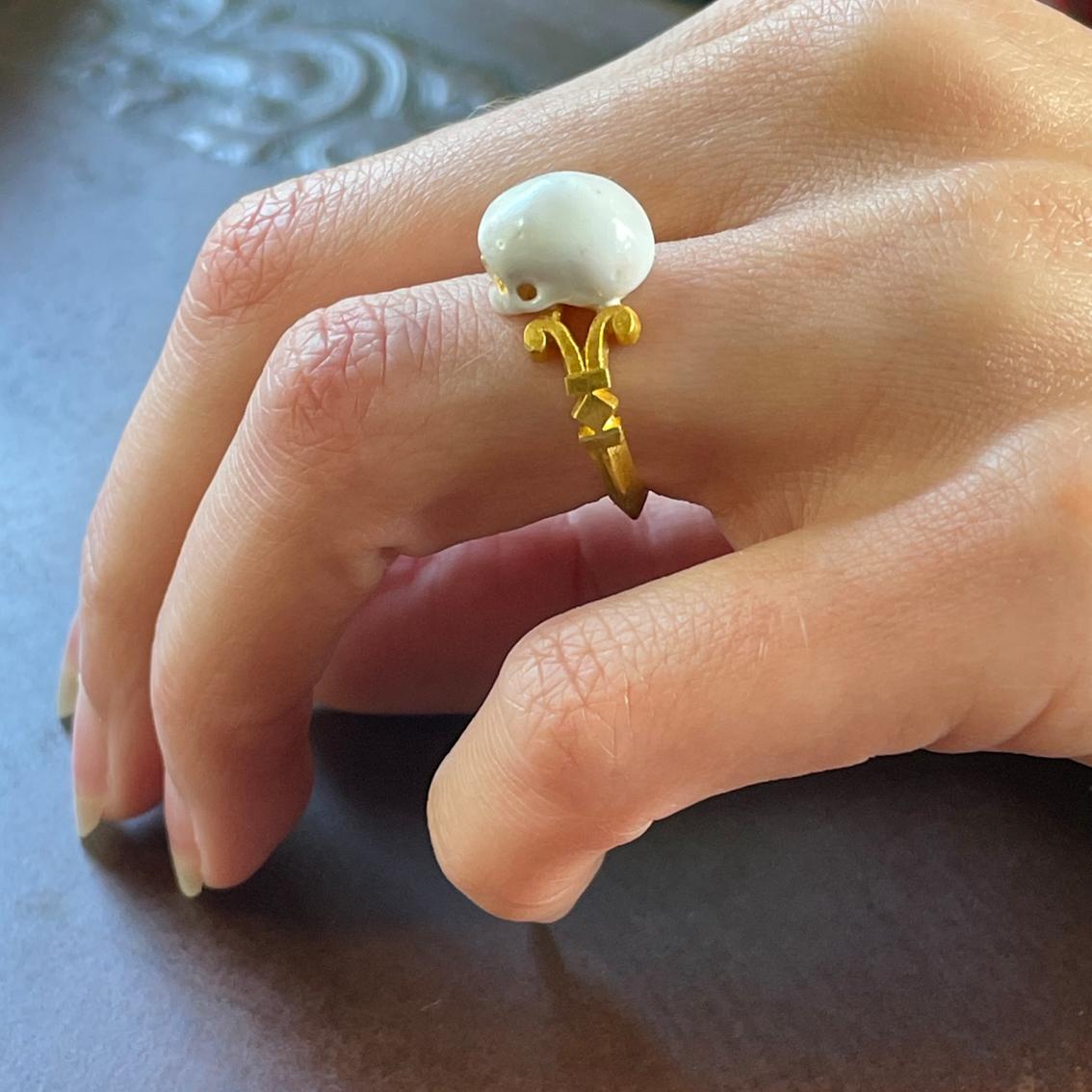 Catacomb Saint Skull Ring in 24 Karat Yellow Gold and Enamel For Sale 8