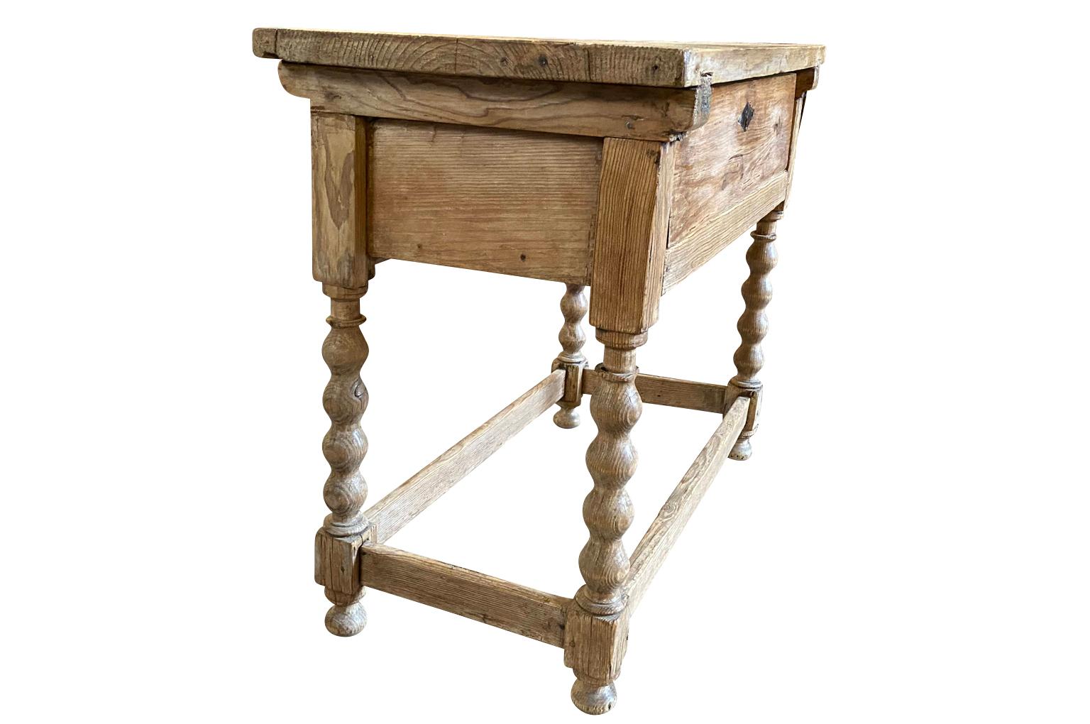 Catalan 18th Century Small Console, Side Table In Good Condition In Atlanta, GA