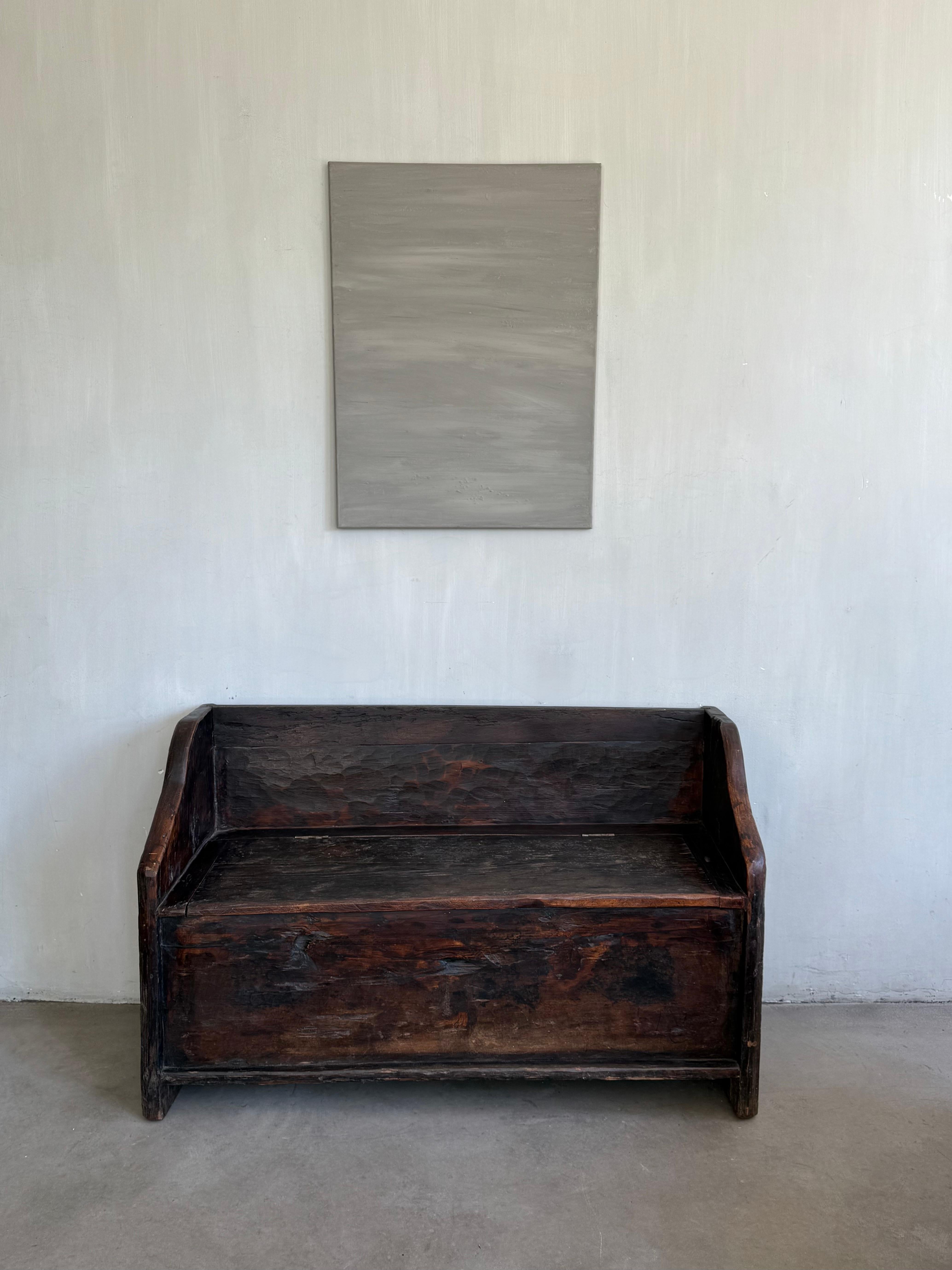 Spanish primitive bench with storage from the transition period.
This bench in roughly cut planks has great charm due to the casual color shades.
Handy for storing shoes or blankets...
Wood feels very soft.



We ship safely worldwide, we are happy