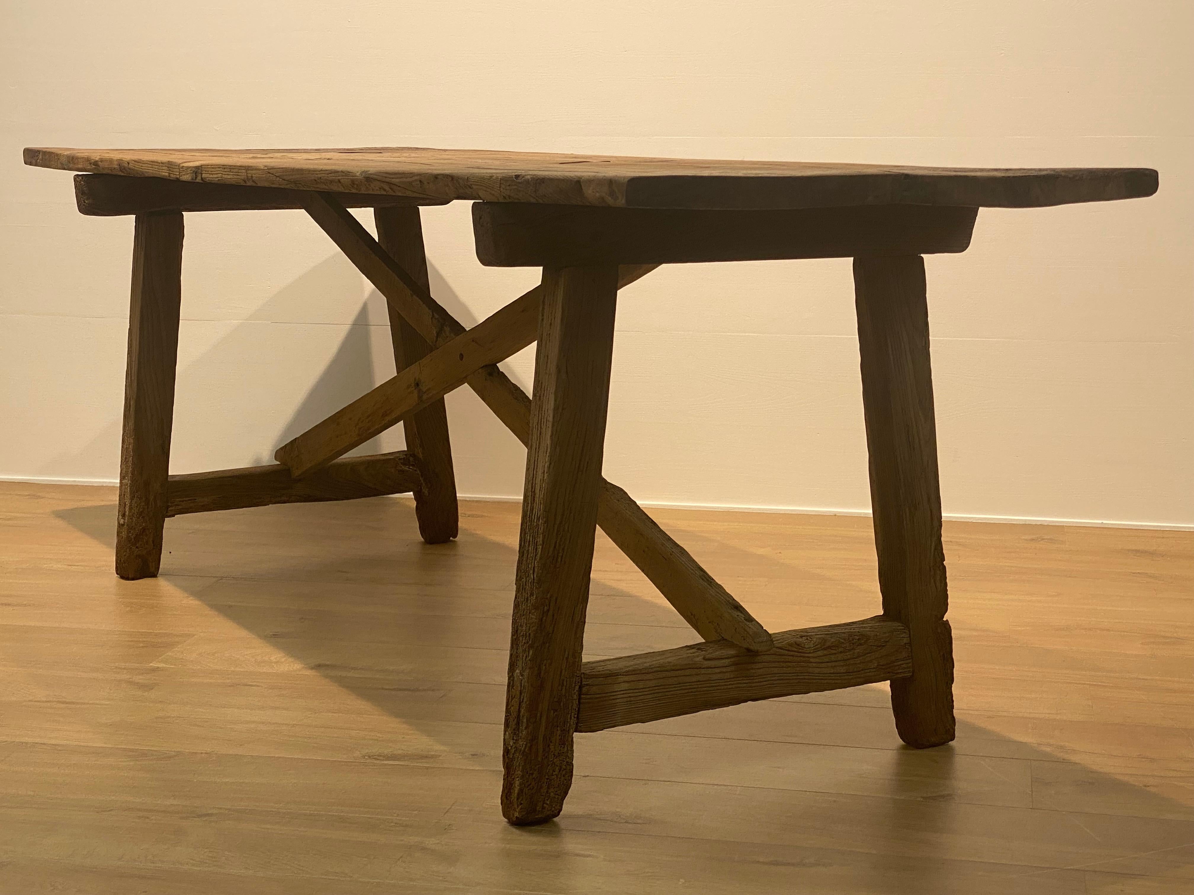 Table de ferme catalane blanchie 9