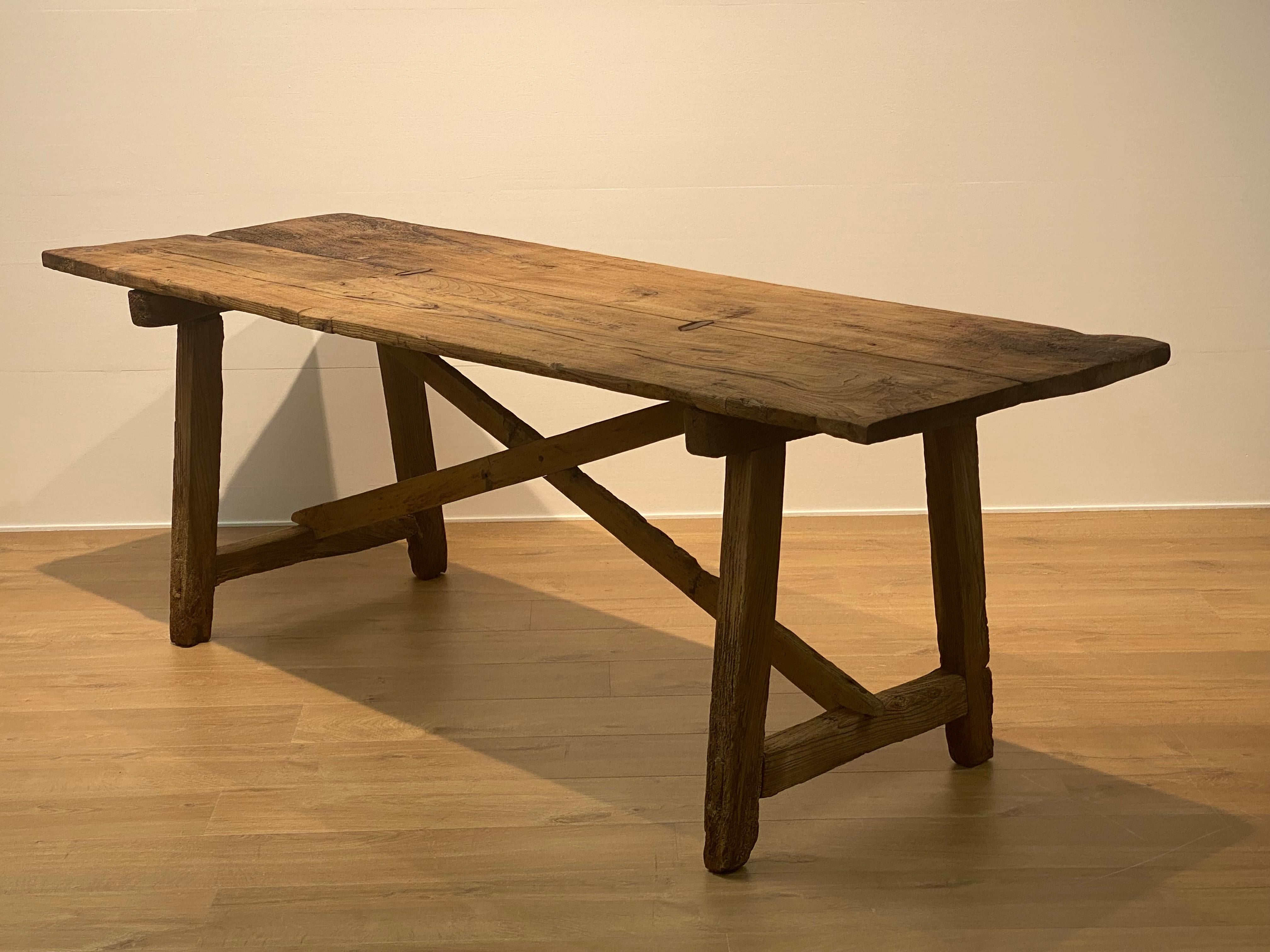 Table de ferme catalane blanchie 11