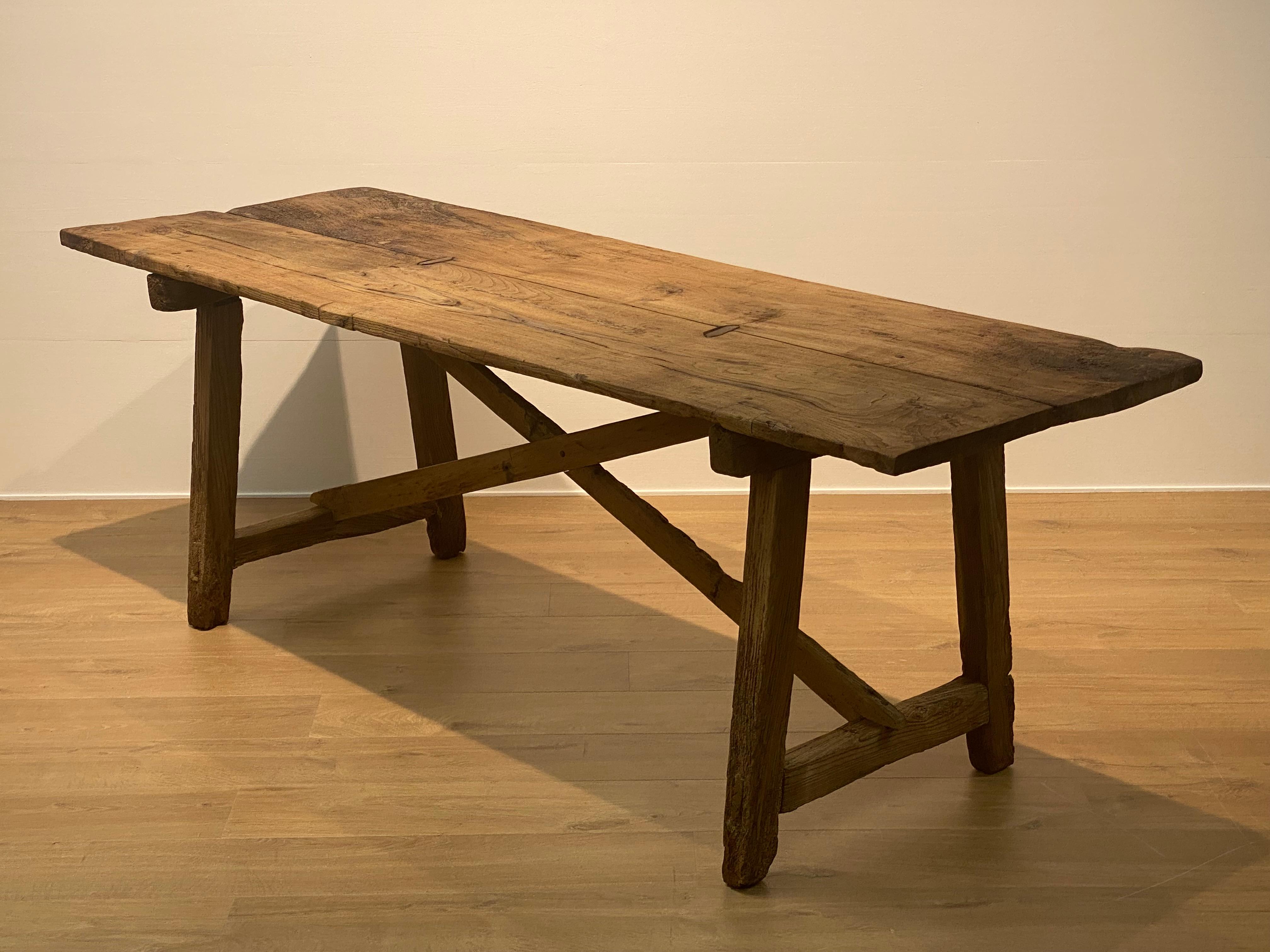 Table de ferme catalane blanchie 12
