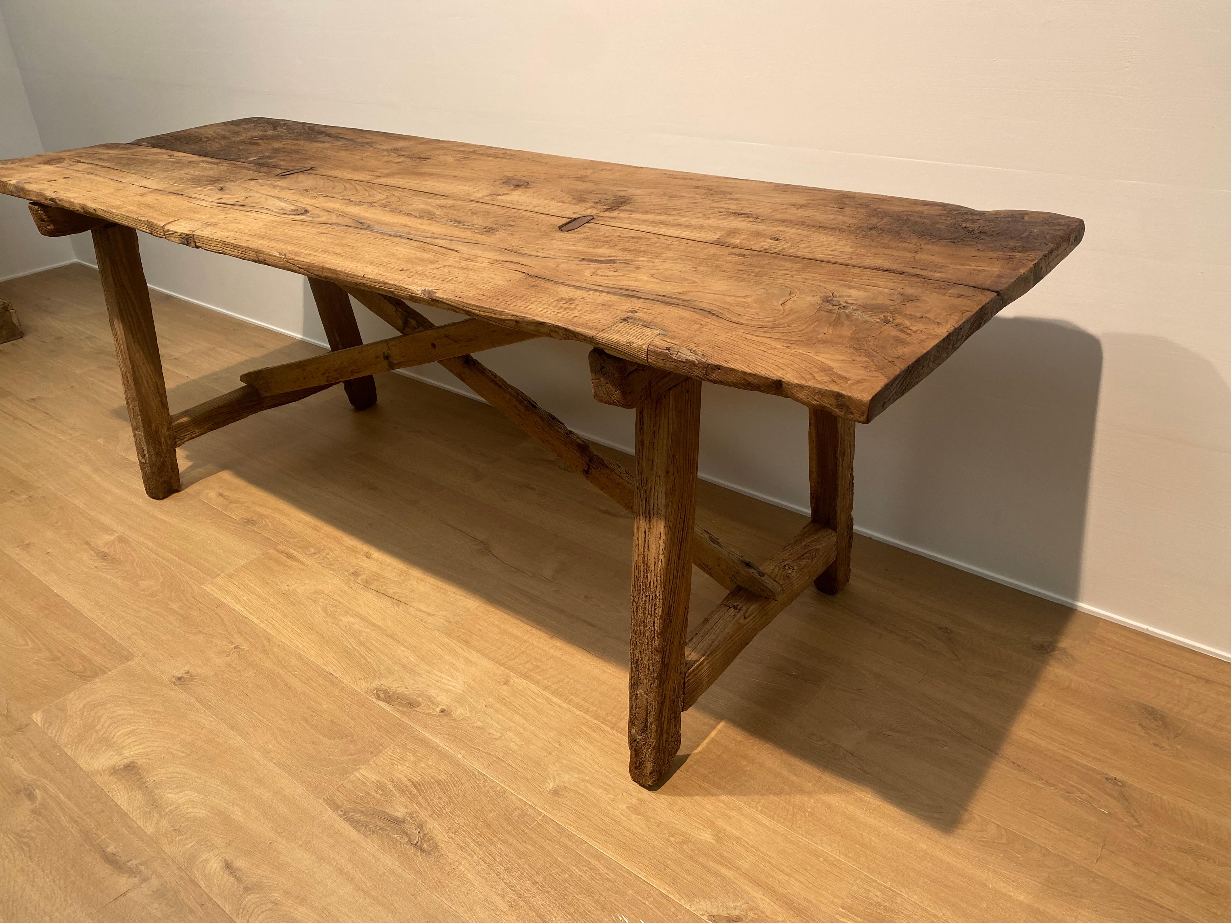 Châtaignier Table de ferme catalane blanchie