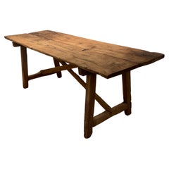 Table de ferme catalane blanchie
