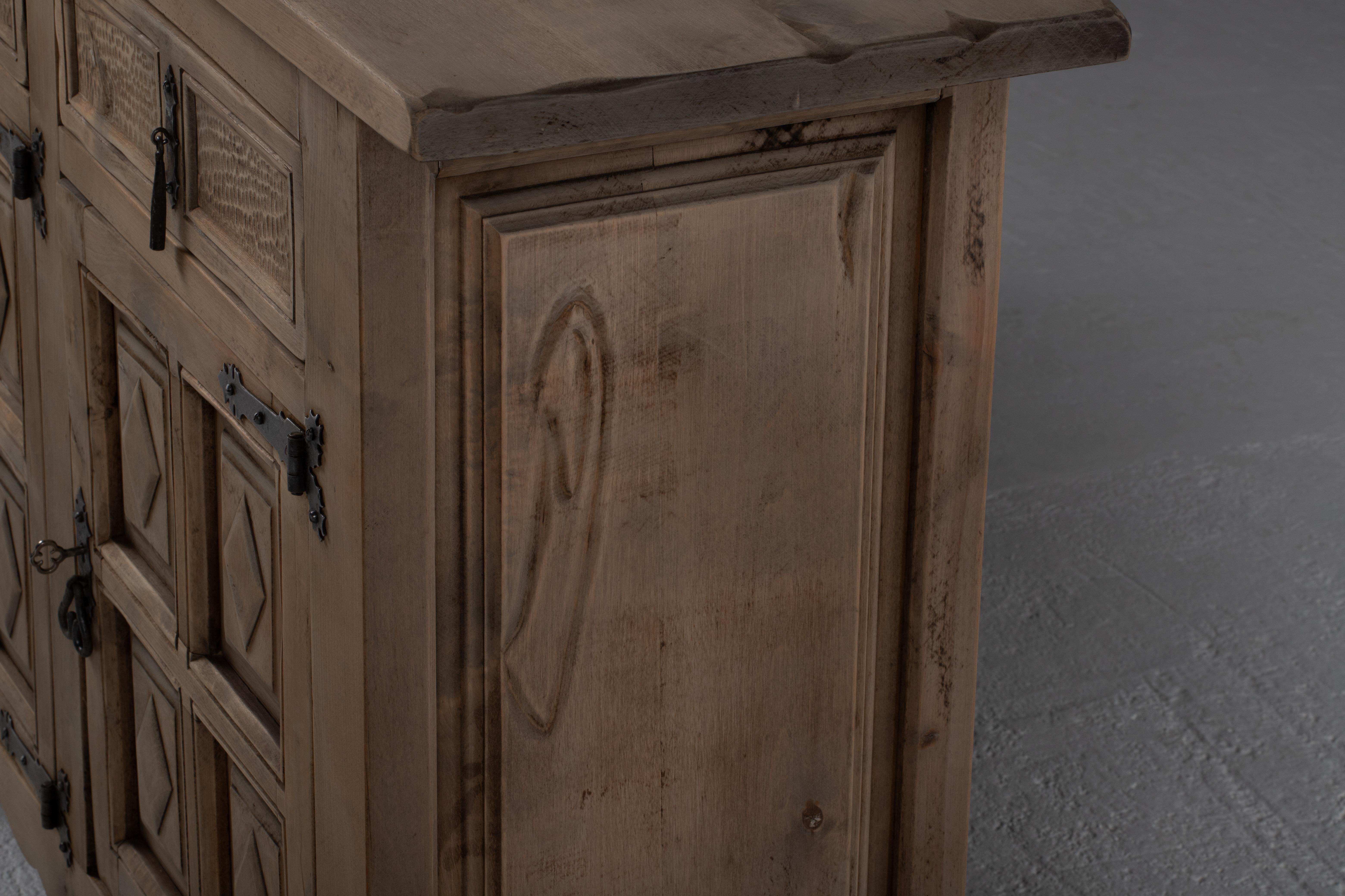 Catalan Carved Walnut Sideboard, 1940s For Sale 5
