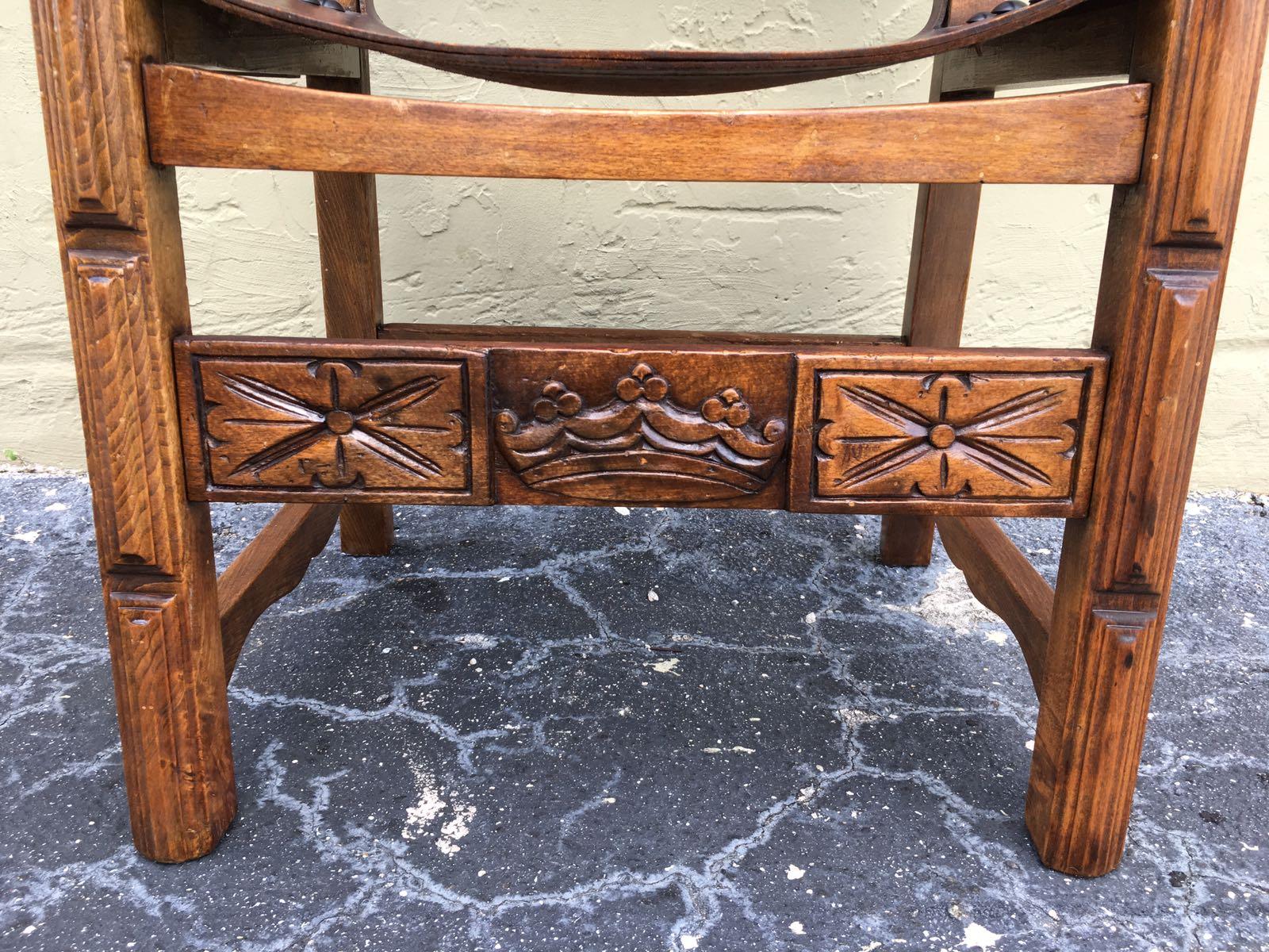 Sillón Catalán, Colonial Español Tallado con Cuero, S. XIX en venta 2