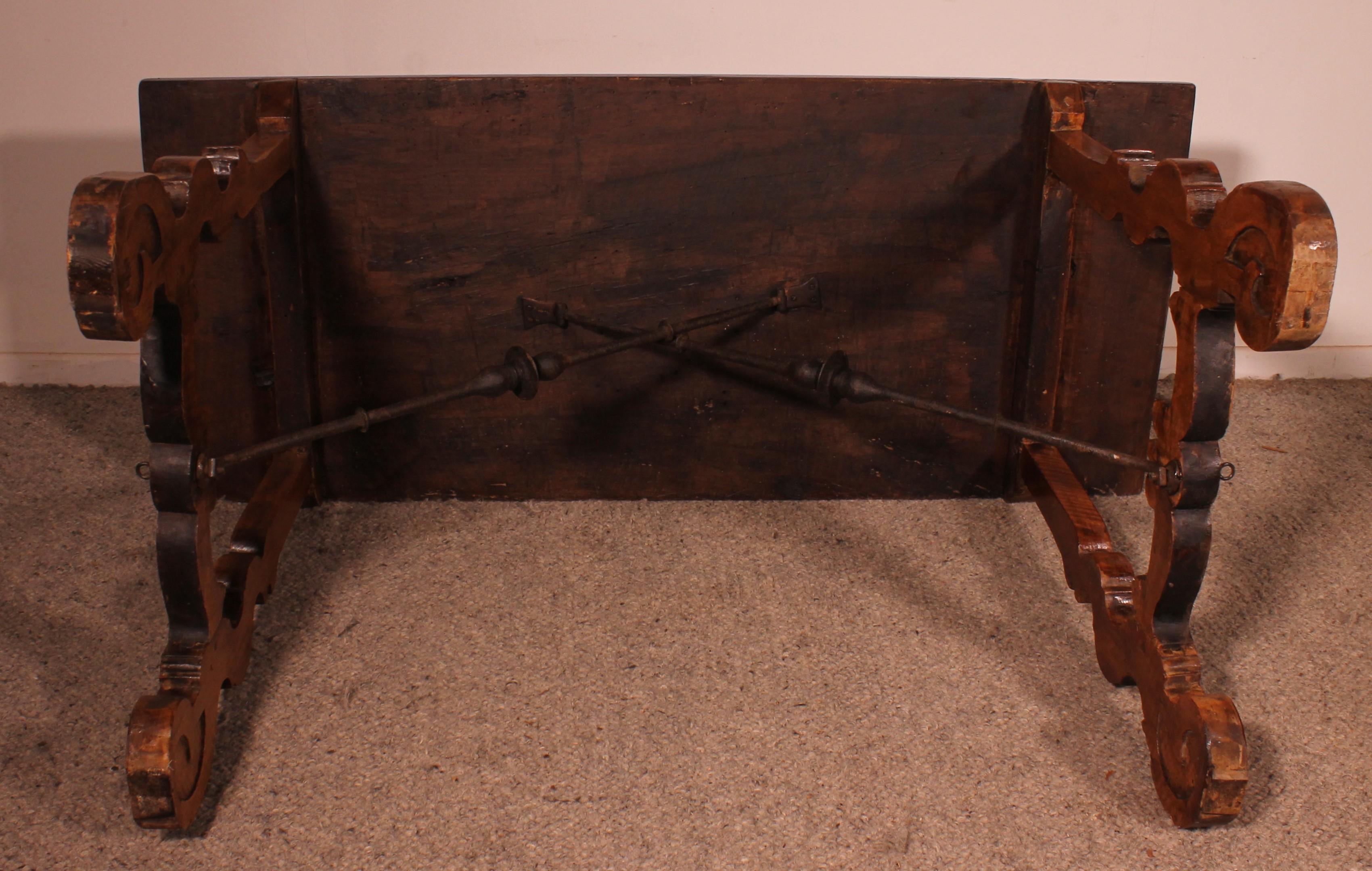 Catalan Console In Walnut -18th Century - Spain For Sale 2