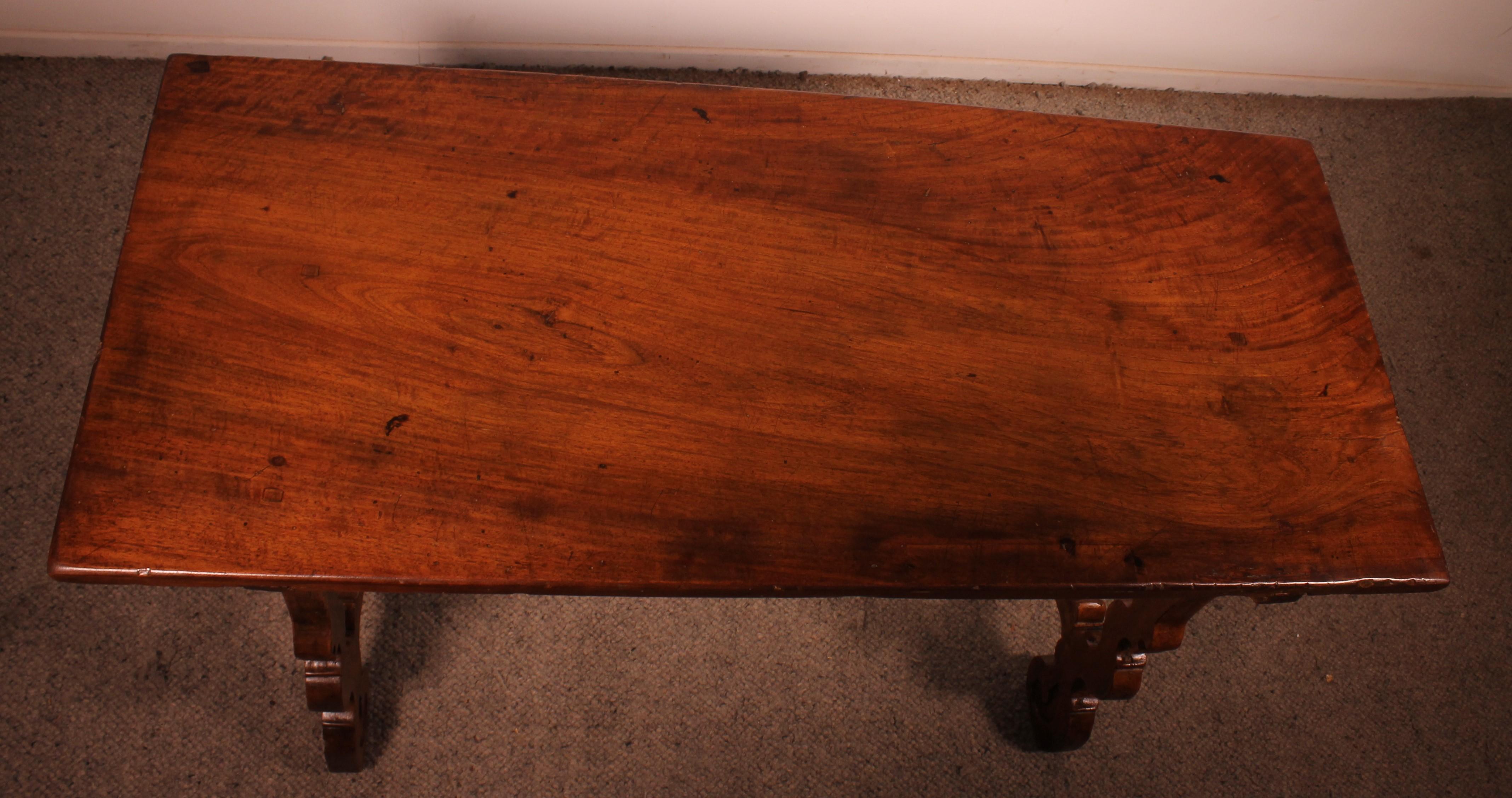 Catalan Console In Walnut -18th Century - Spain For Sale 3