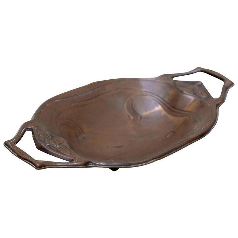 Bandeja modernista catalana de cobre de Barcelona, hacia 1920 en venta 1