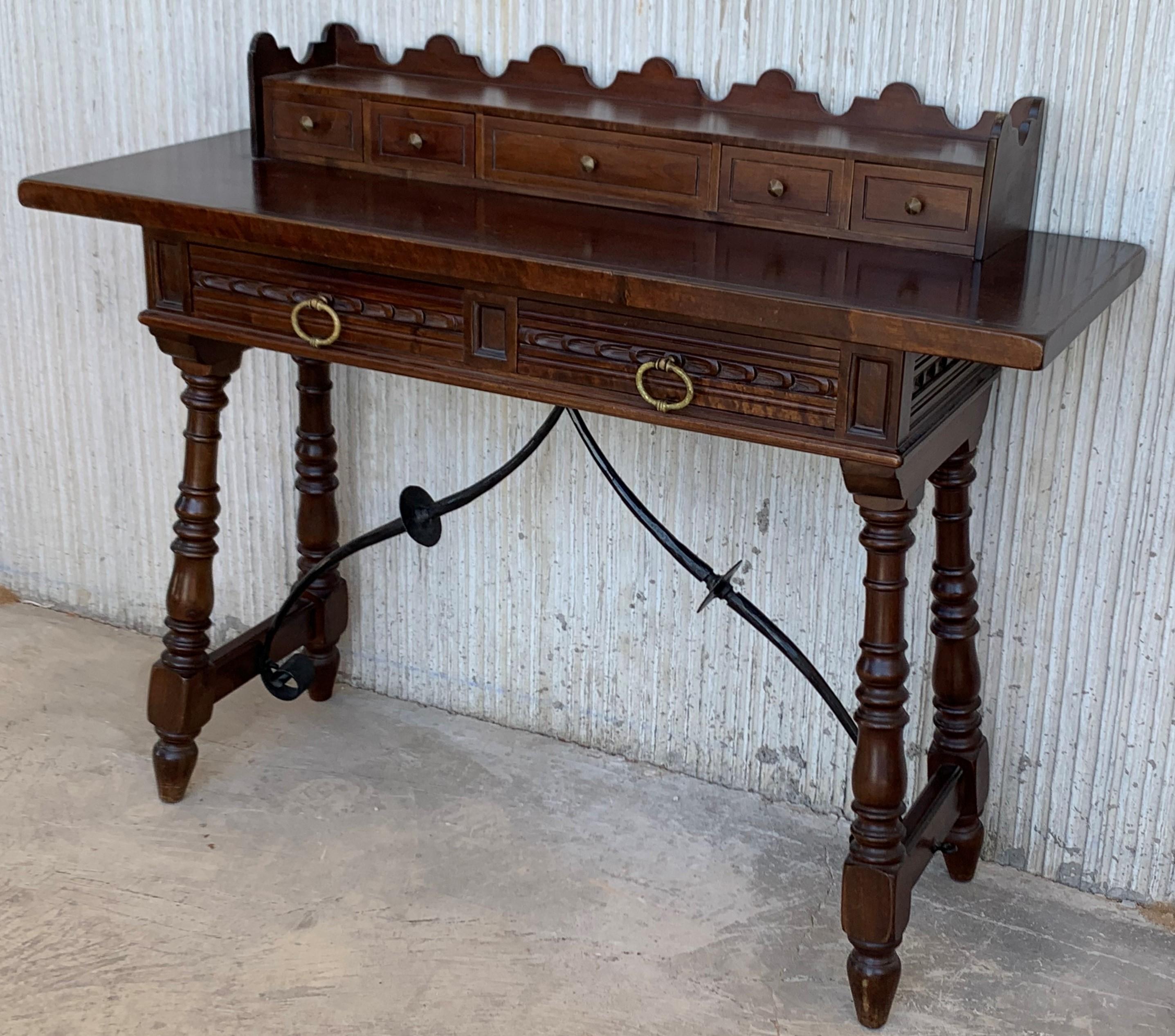 Catalan Spanish Lady Desk or Console Table in Carved Walnut and Iron Stretcher For Sale 11