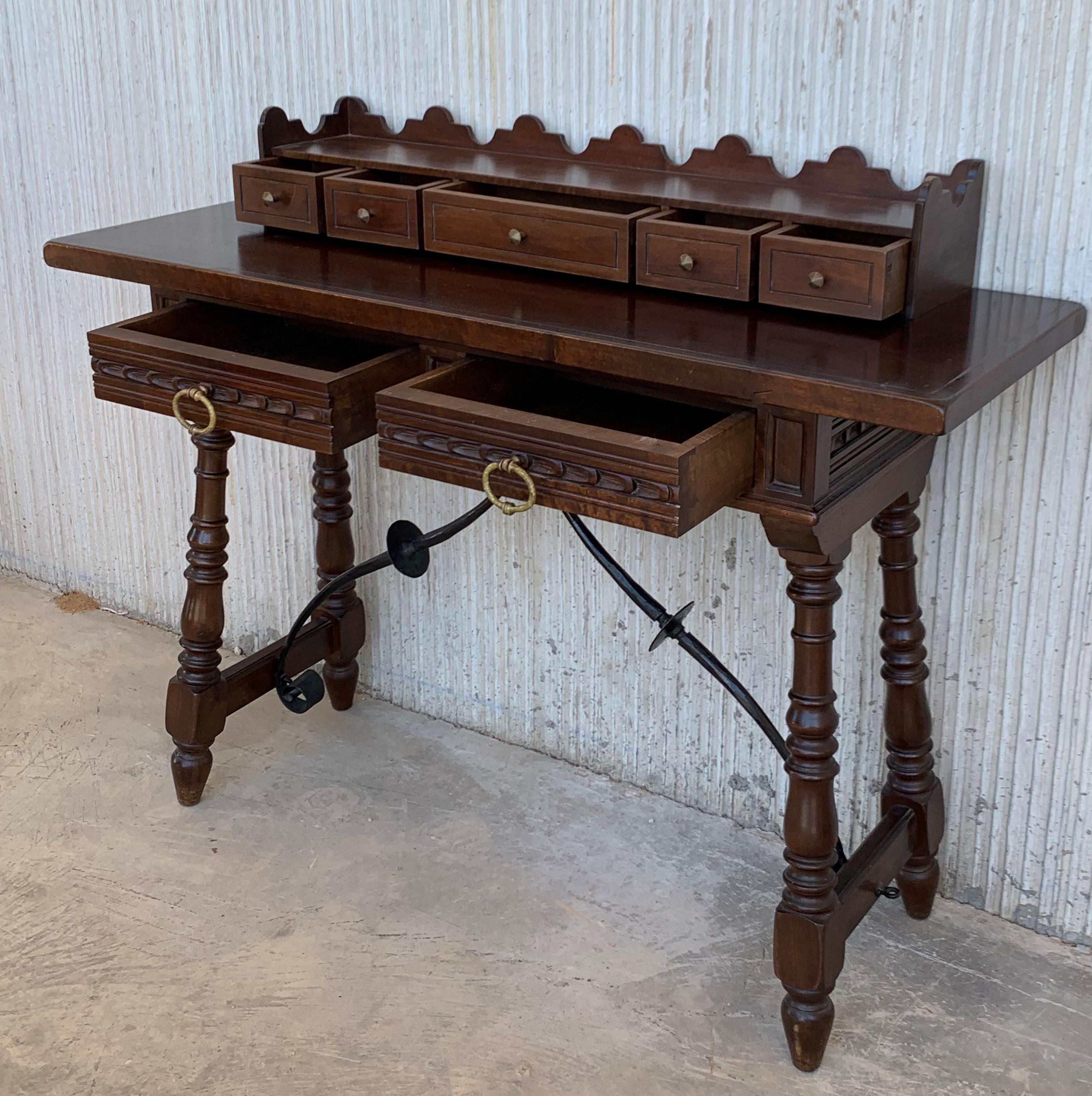 Catalan Spanish Lady Desk or Console Table in Carved Walnut and Iron Stretcher For Sale 13