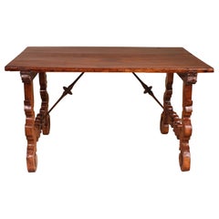 Antique Catalan Table in Walnut 17th Century, Spain