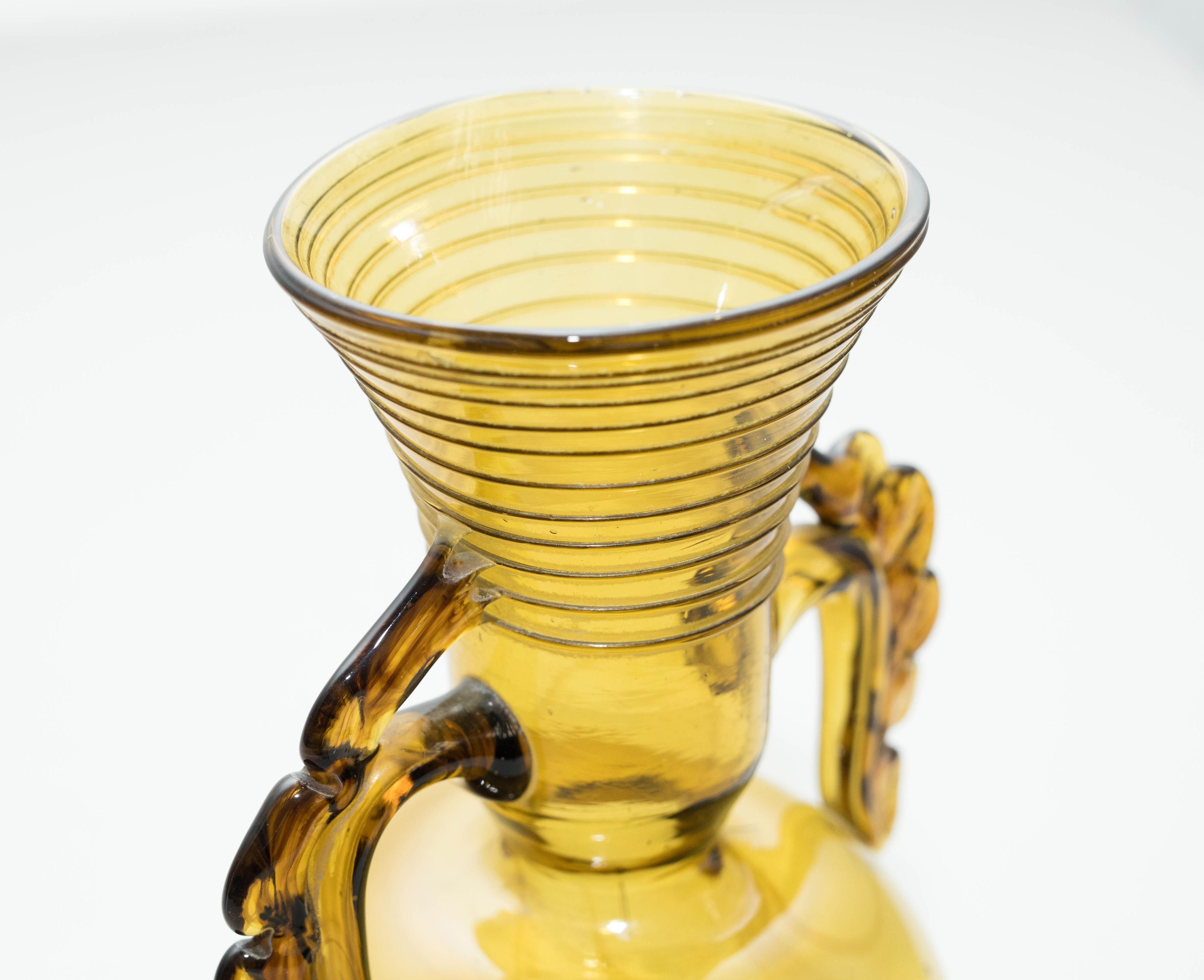 Catalanische Vase aus gelbem mundgeblasenem Glas, um 1930 im Angebot 3