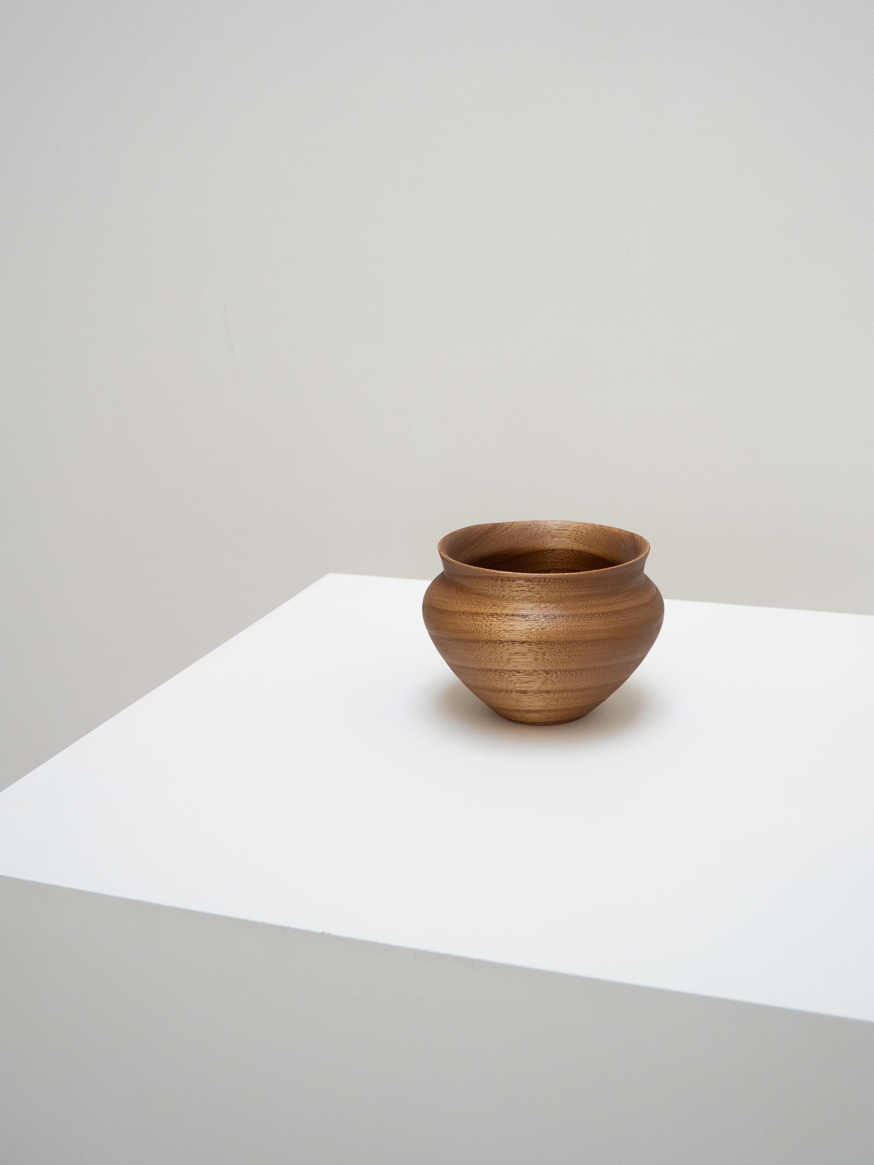 Woodwork Catalpa bowl - One of a kind For Sale