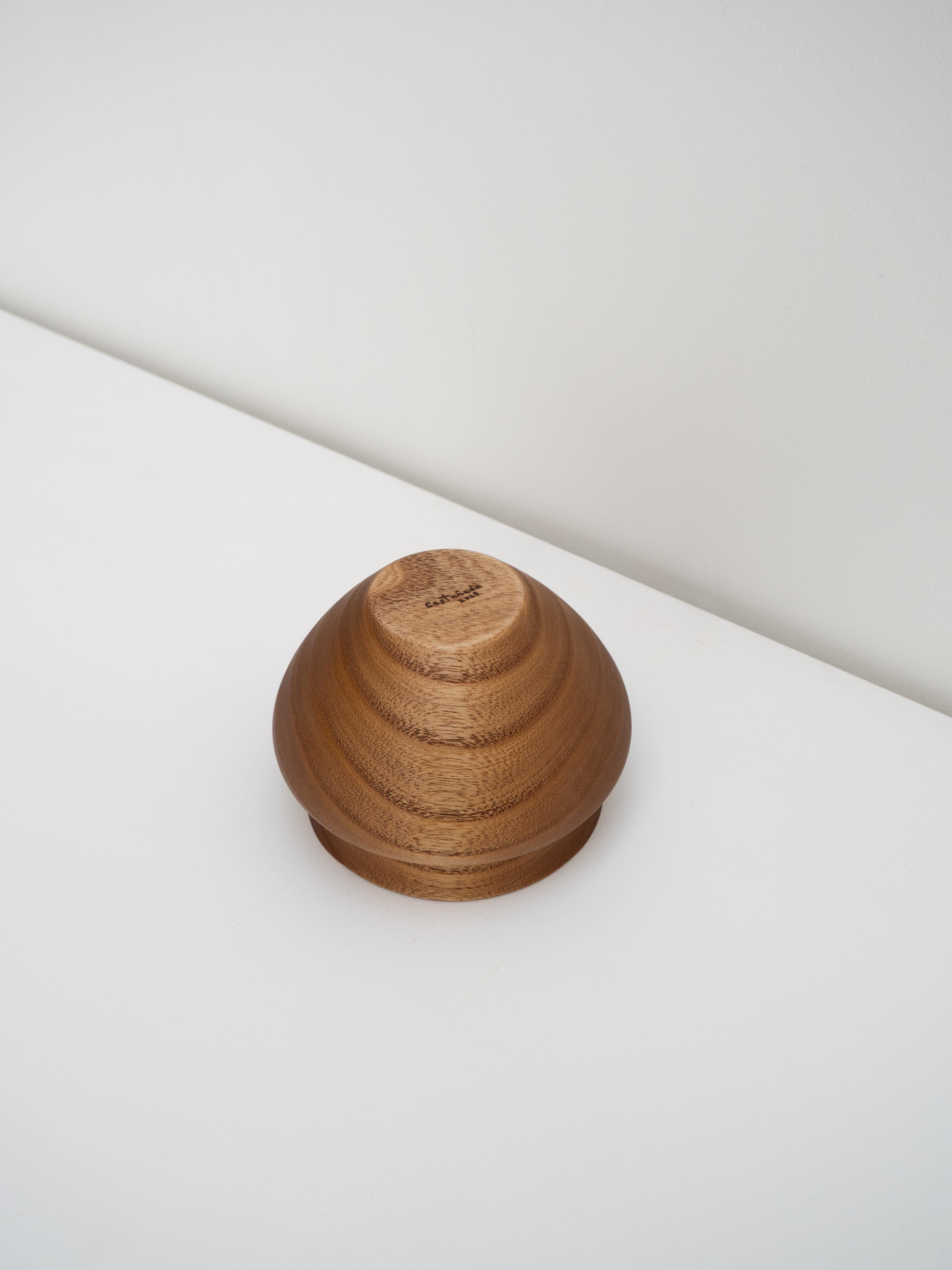 Hardwood Catalpa bowl - One of a kind For Sale
