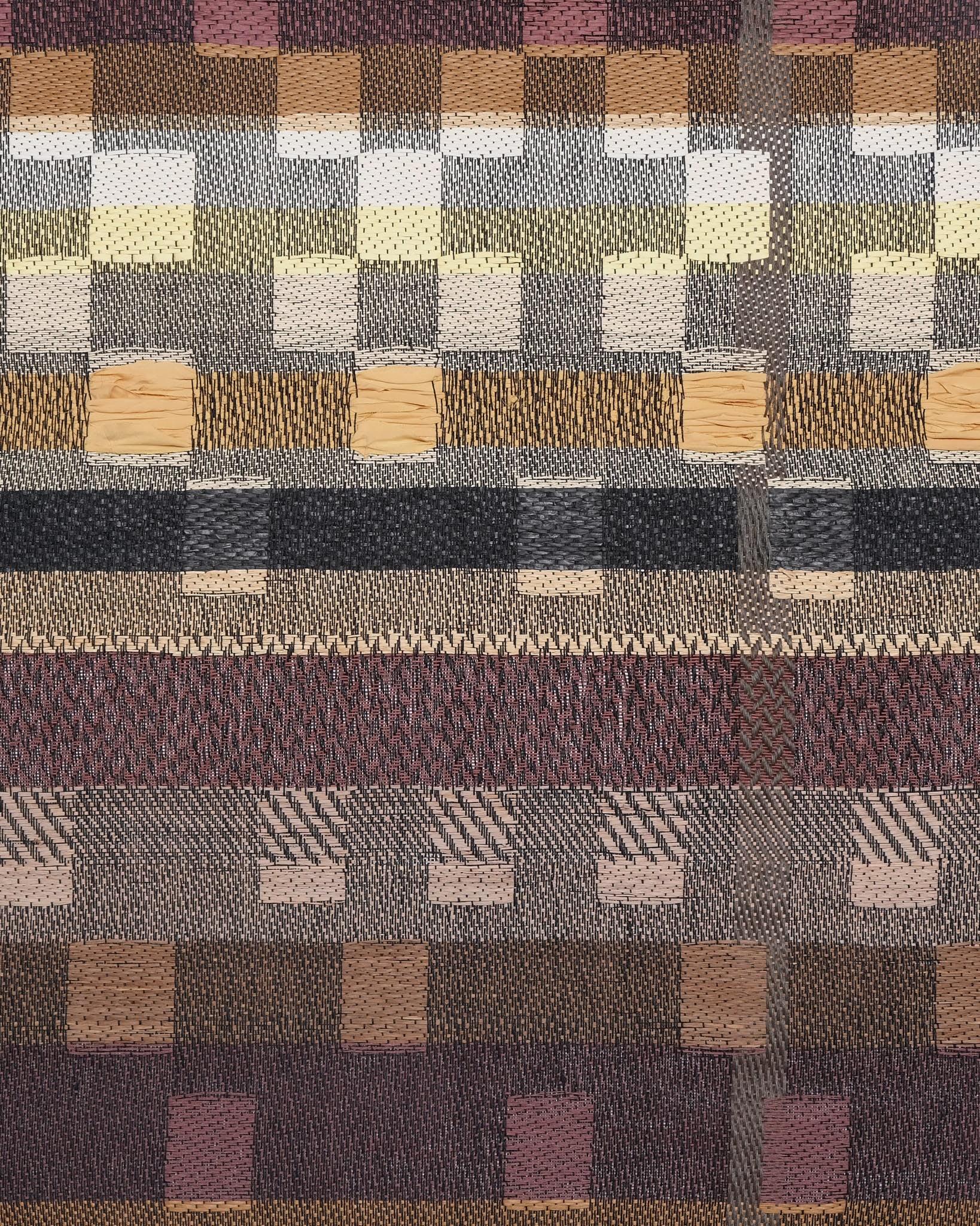 Single panel handwoven in linen, paper yarn. raffia & silk
H195 x W120 cm