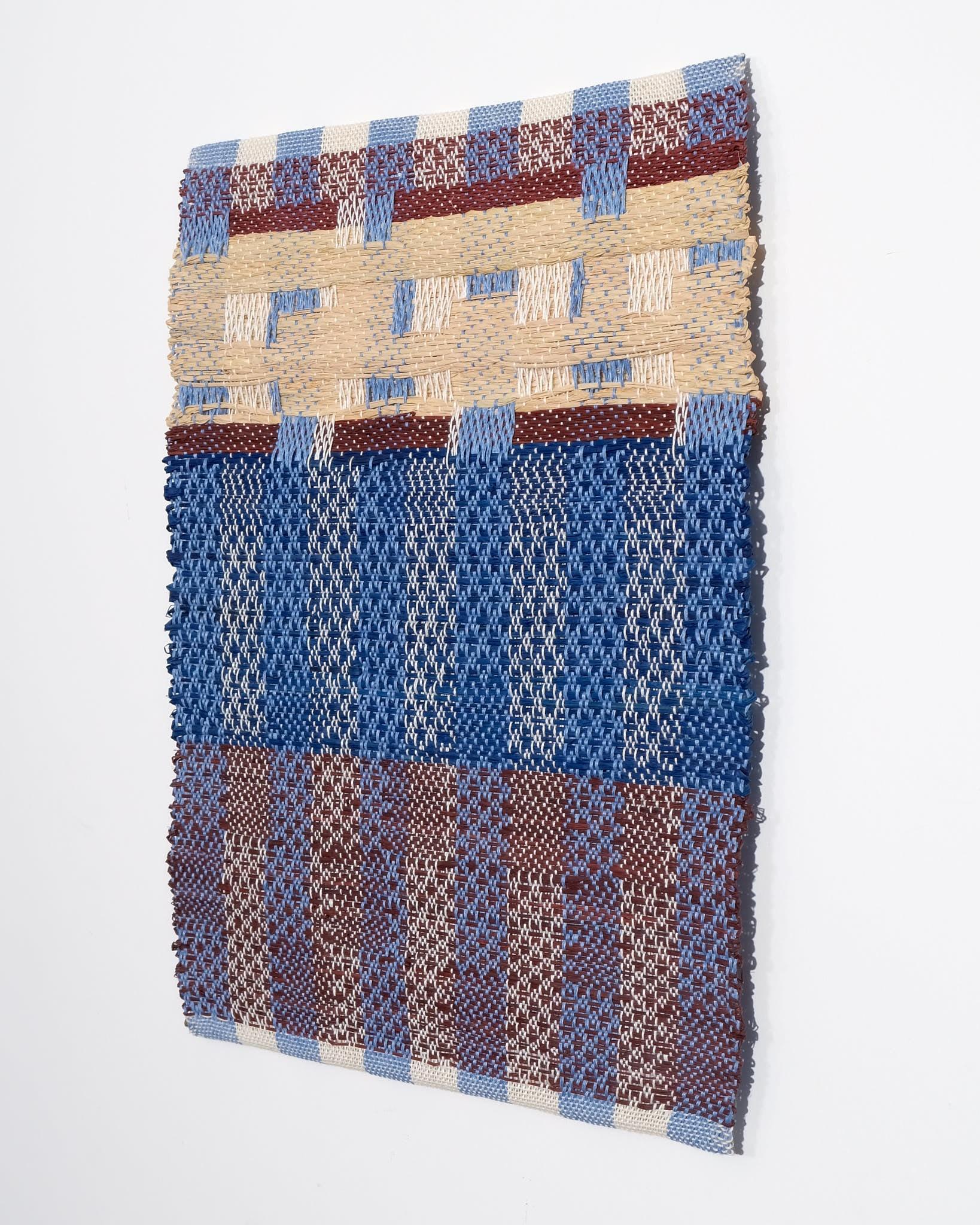 Pannello singolo tessuto a mano con lino, rafia a righe e filato di carta
H52 x W41 cm