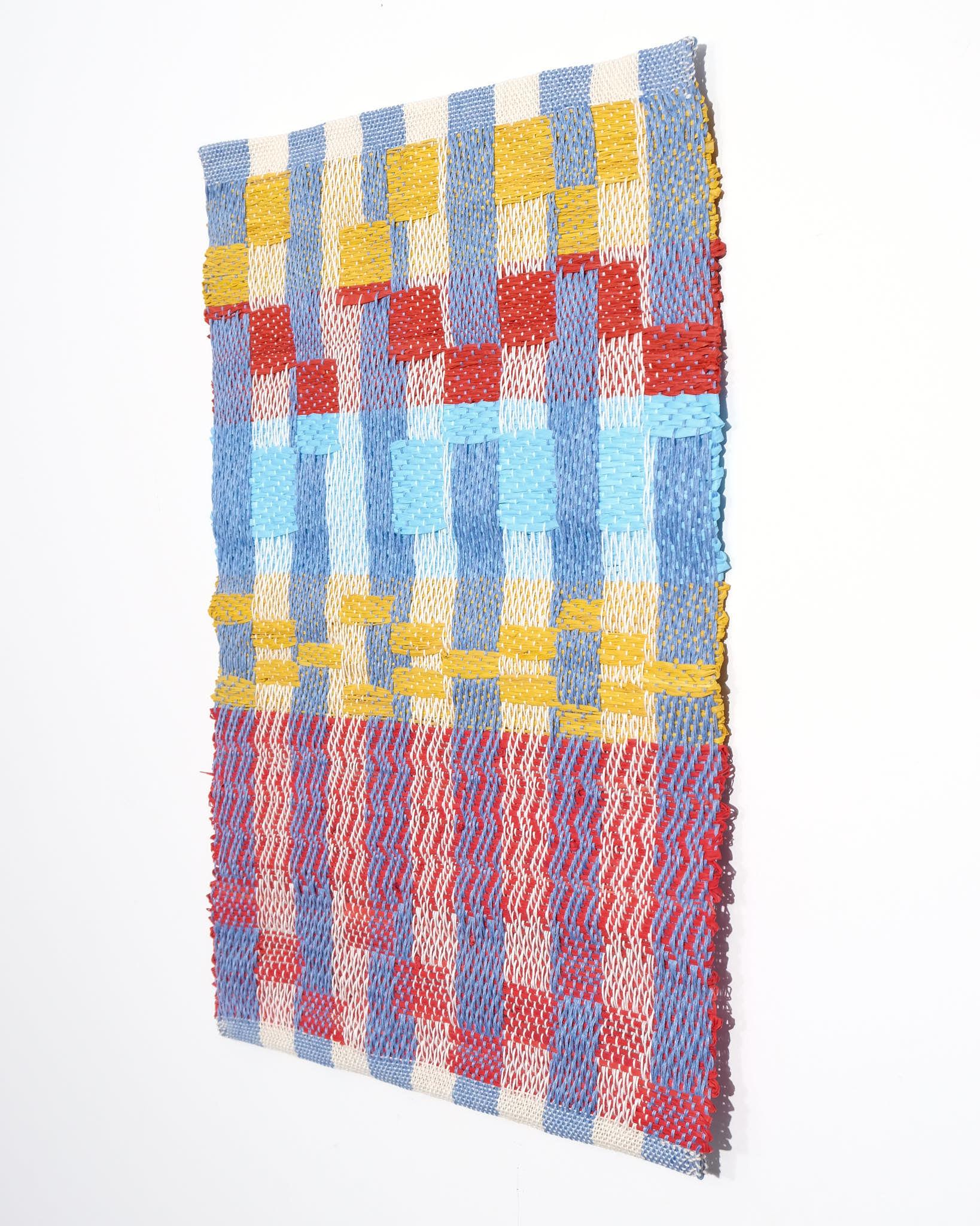 Pannello singolo tessuto a mano in lino, rafia e filo di carta
H55 x W41 cm