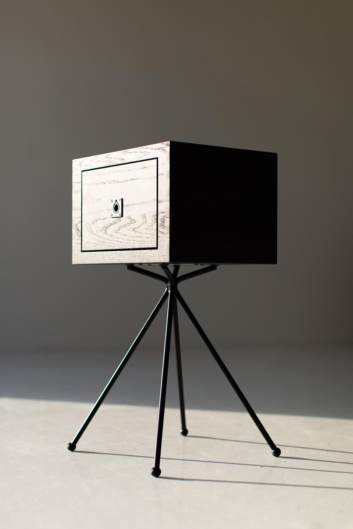 Moderne Tables d'appoint en bois Catawba en vente