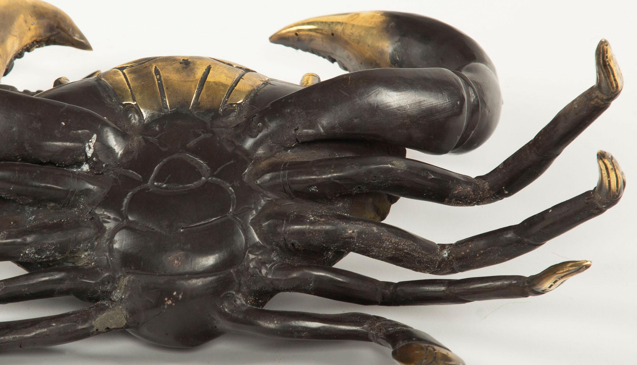 Ottone Il pescato del giorno: Scultura di granchio in ottone della metà del XX secolo in vendita