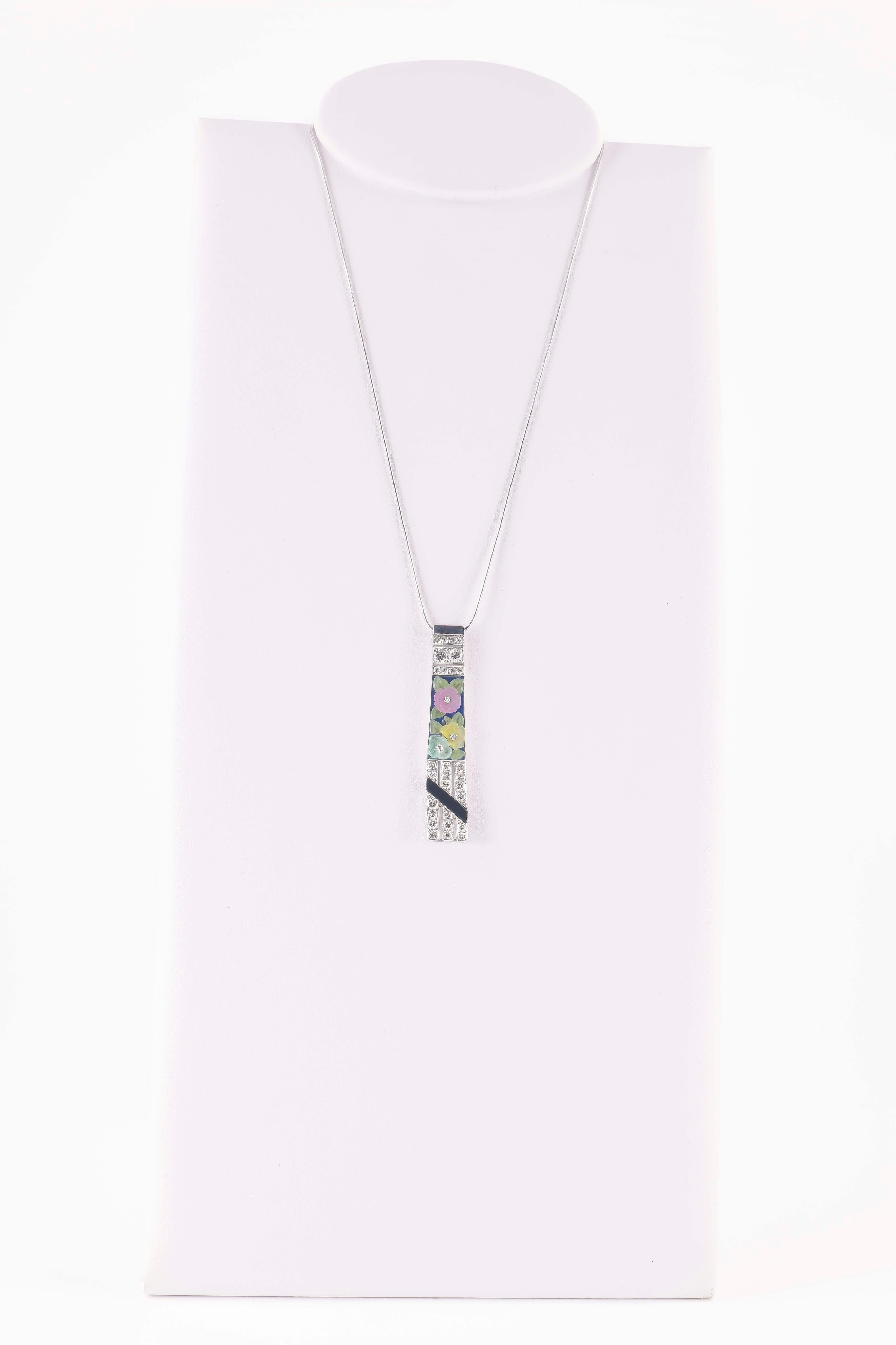 Art Nouveau Chain with pendant decorated with enamel For Sale