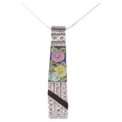 Catena con pendente decorata con smalto