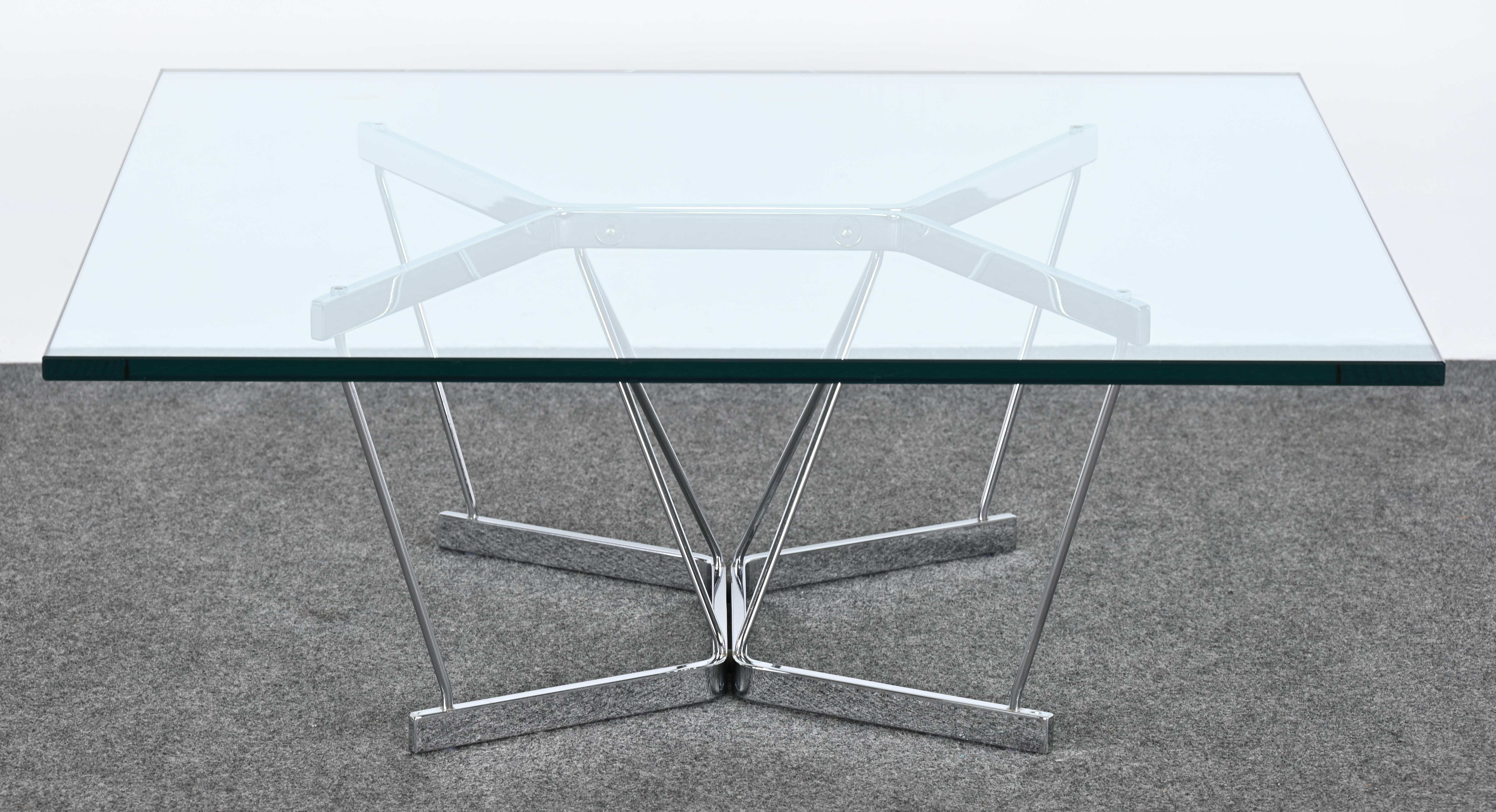 A seldom-seen catenary coffee table by George Nelson for Herman Miller circa 1960s. This Mid Century Modern coffee table has a great architectural presence with its modern design. It would work well in any Mid-Century or Contemporary home. The table