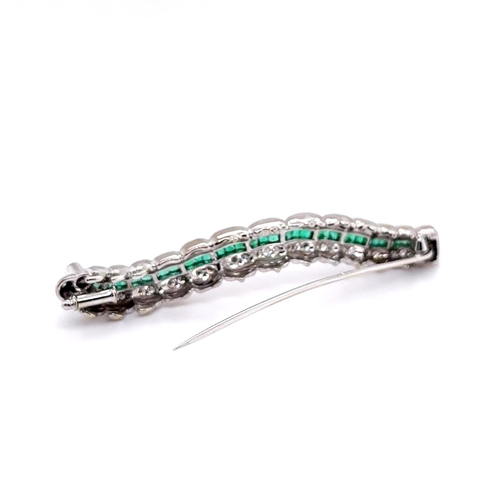 Modern Caterpillar Brooch with Emerald & Diamonds in 18 Karat White Gold For Sale
